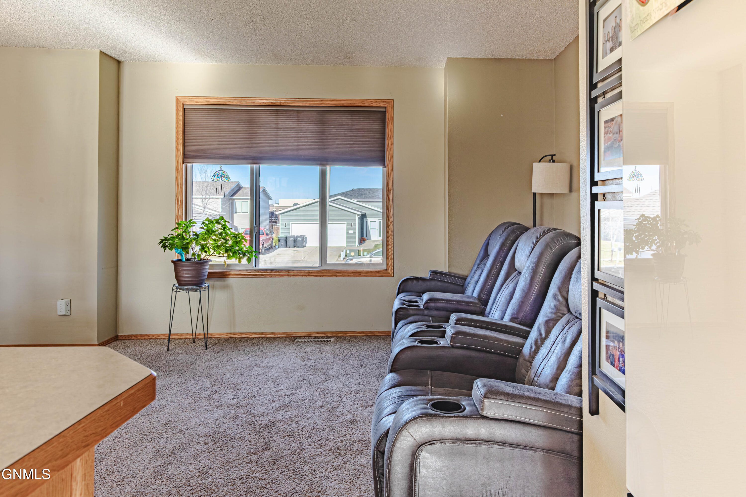property viewer photo 3