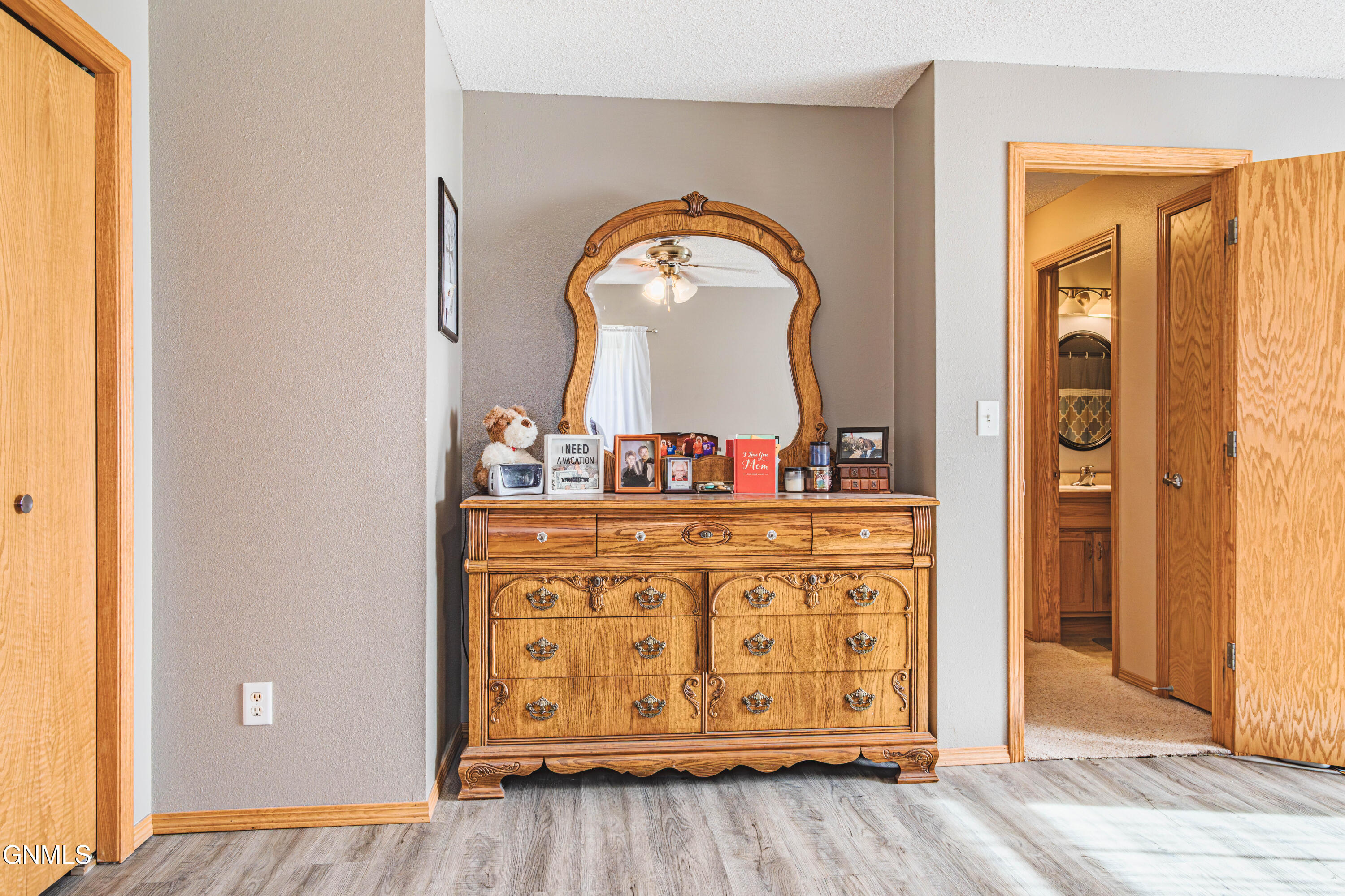 property viewer photo 36