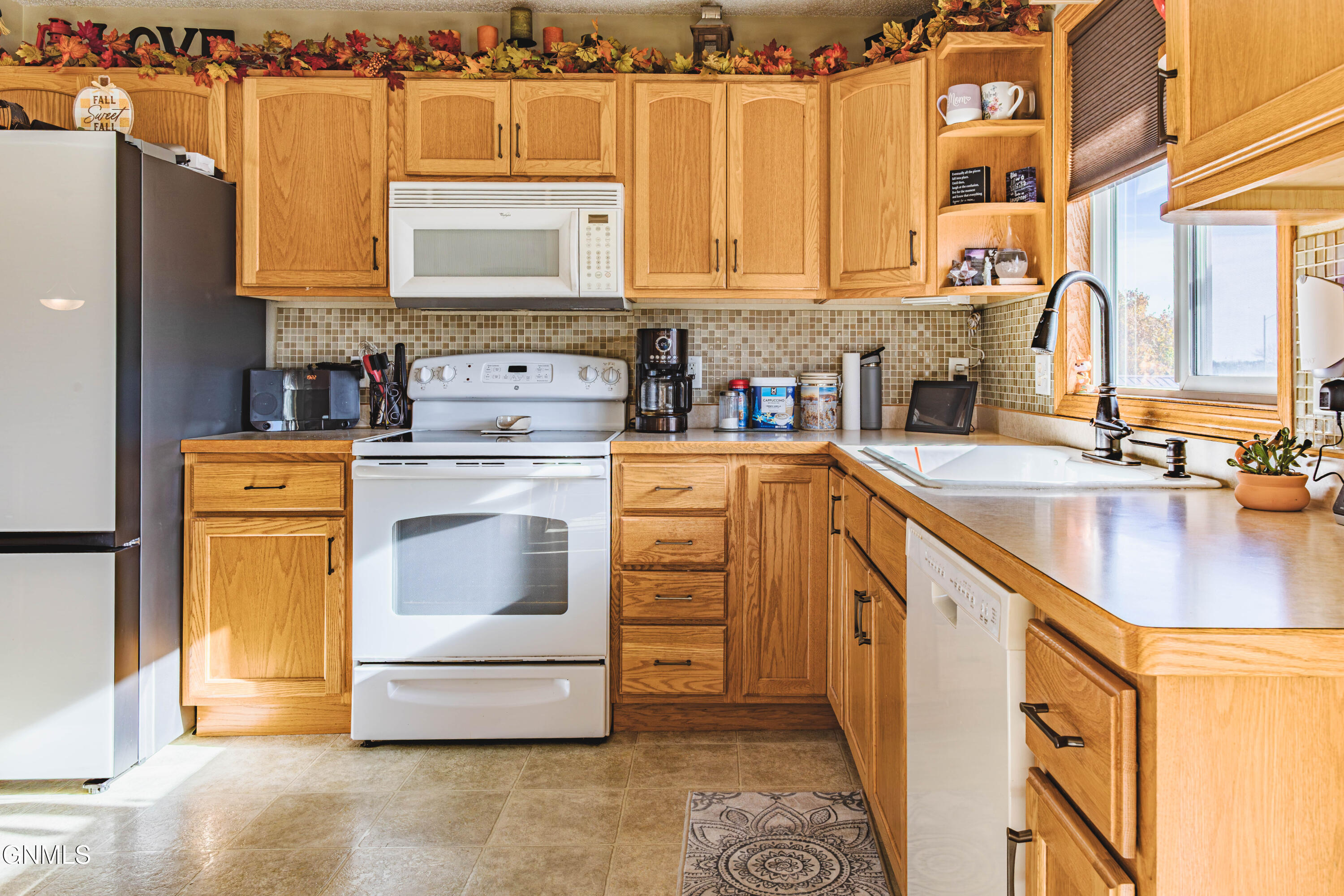 property viewer photo 7