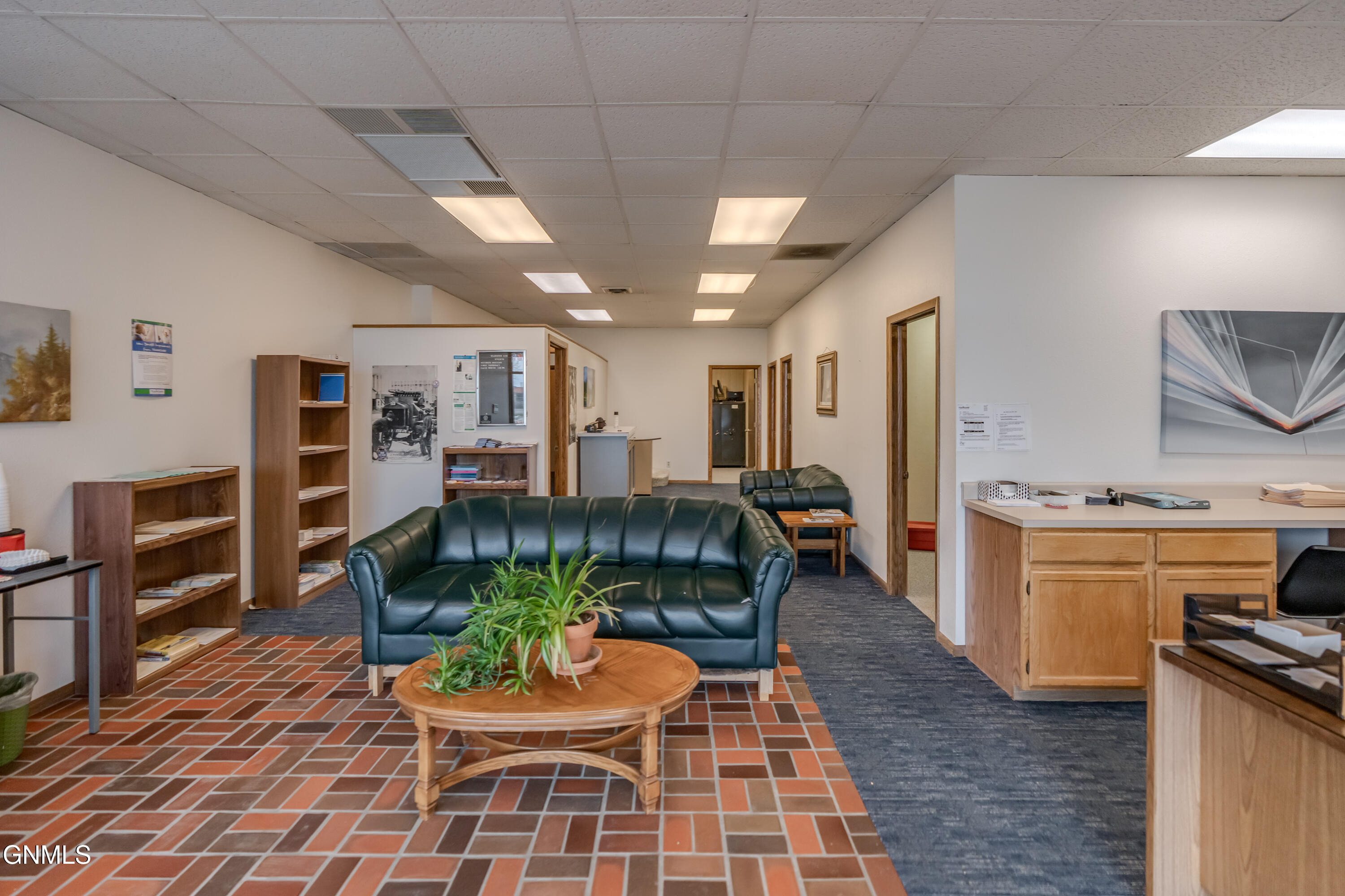 main property photo 10