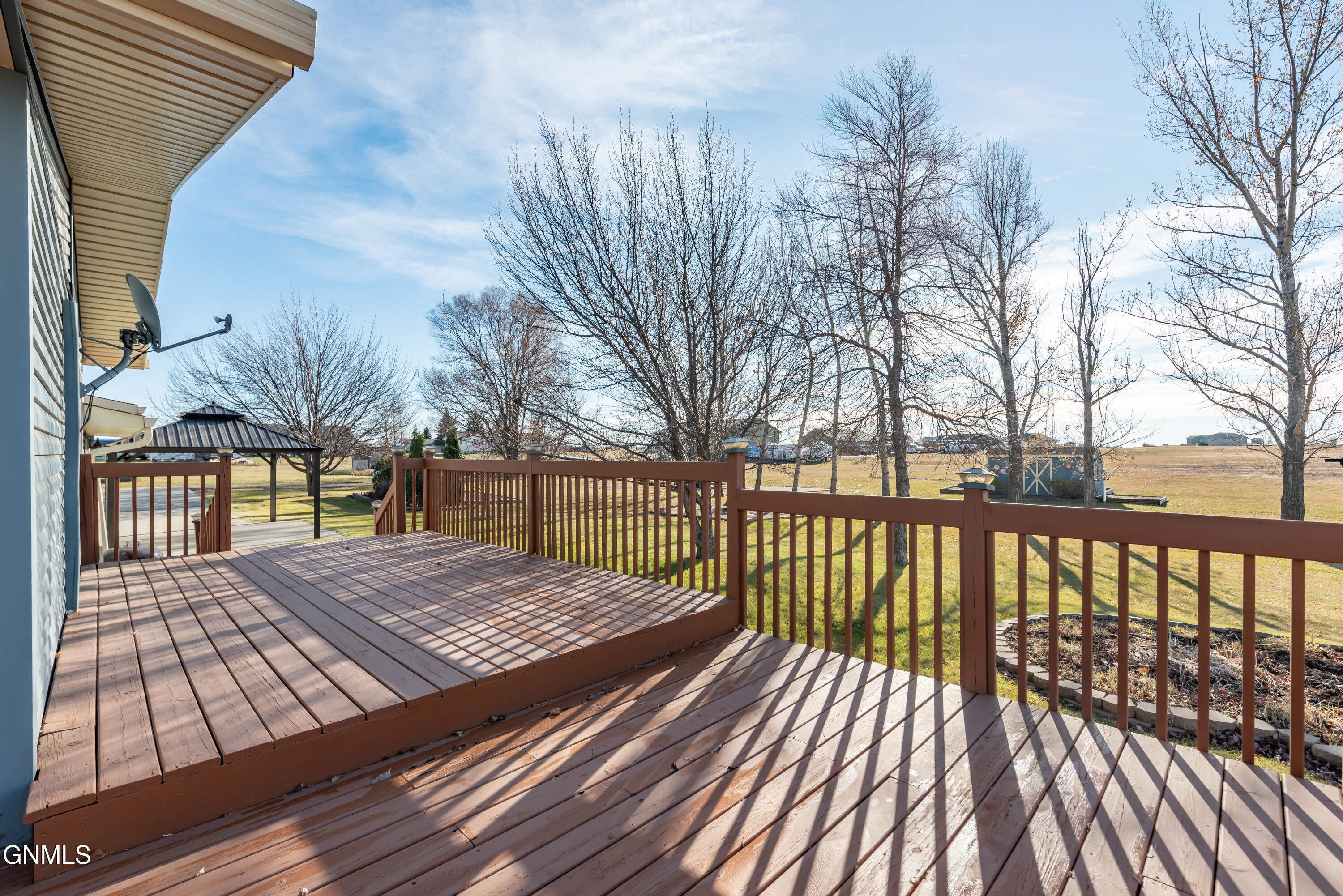 main property photo 32