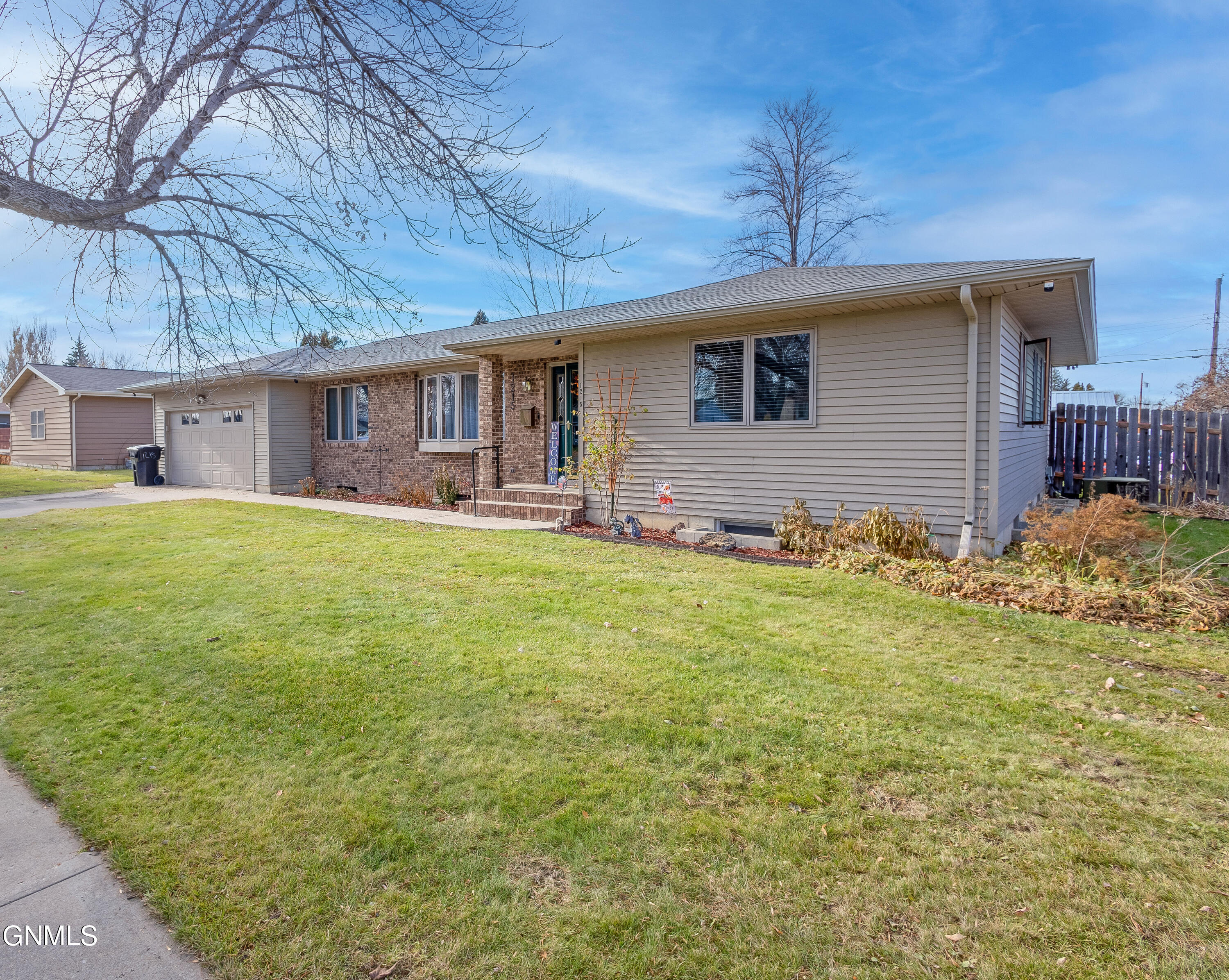 main property photo 0