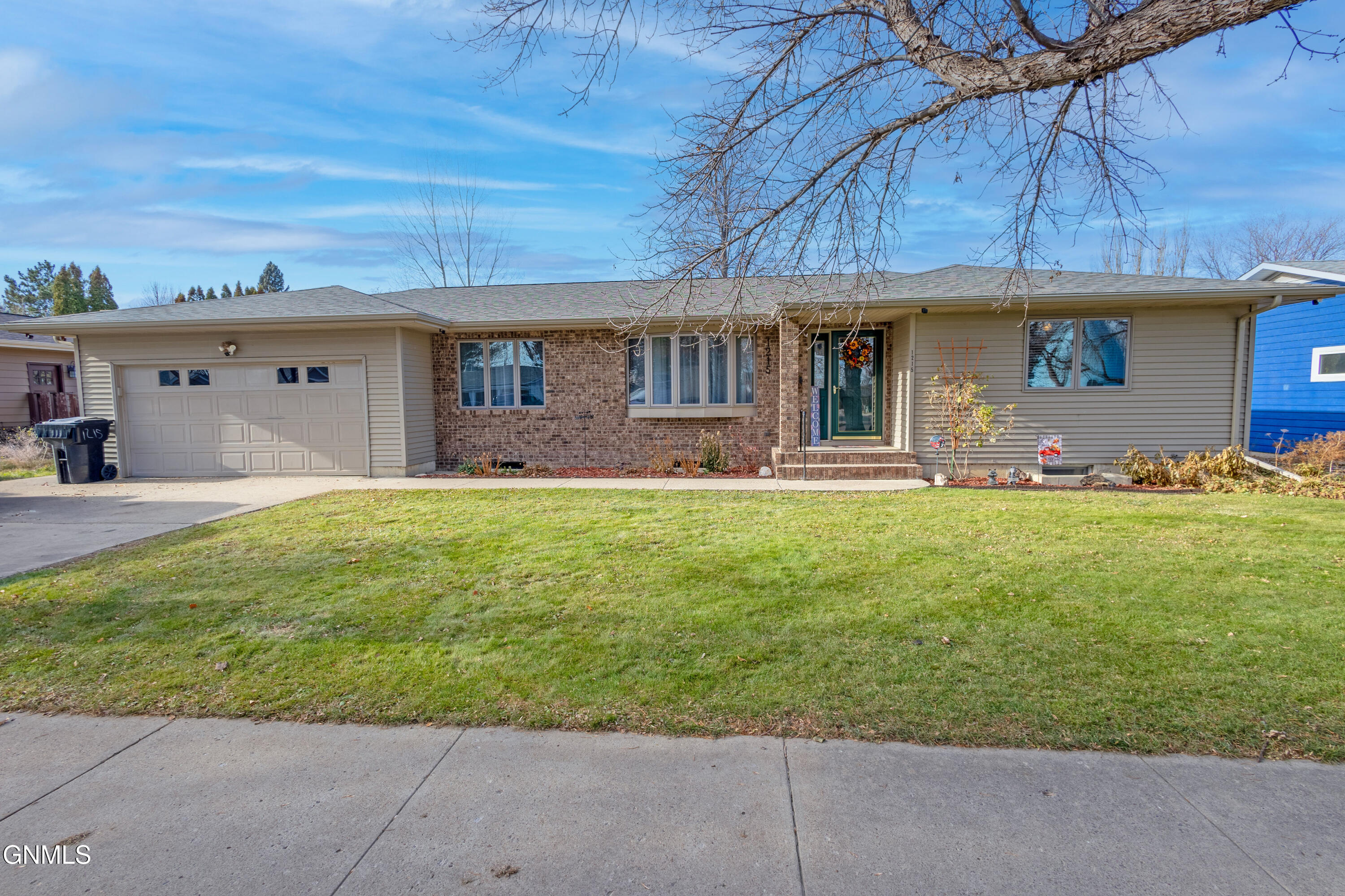 property viewer photo 1