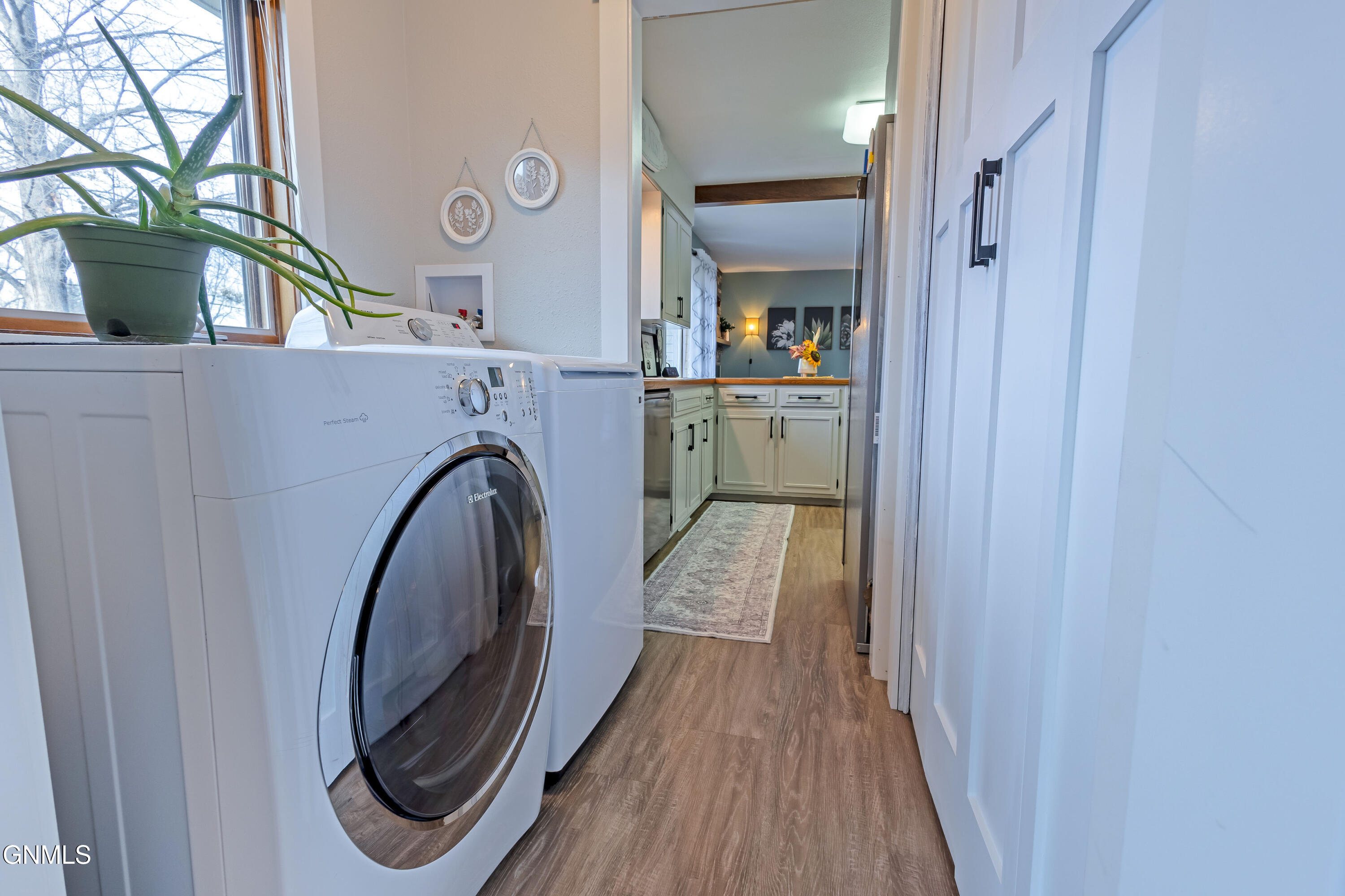property viewer photo 13