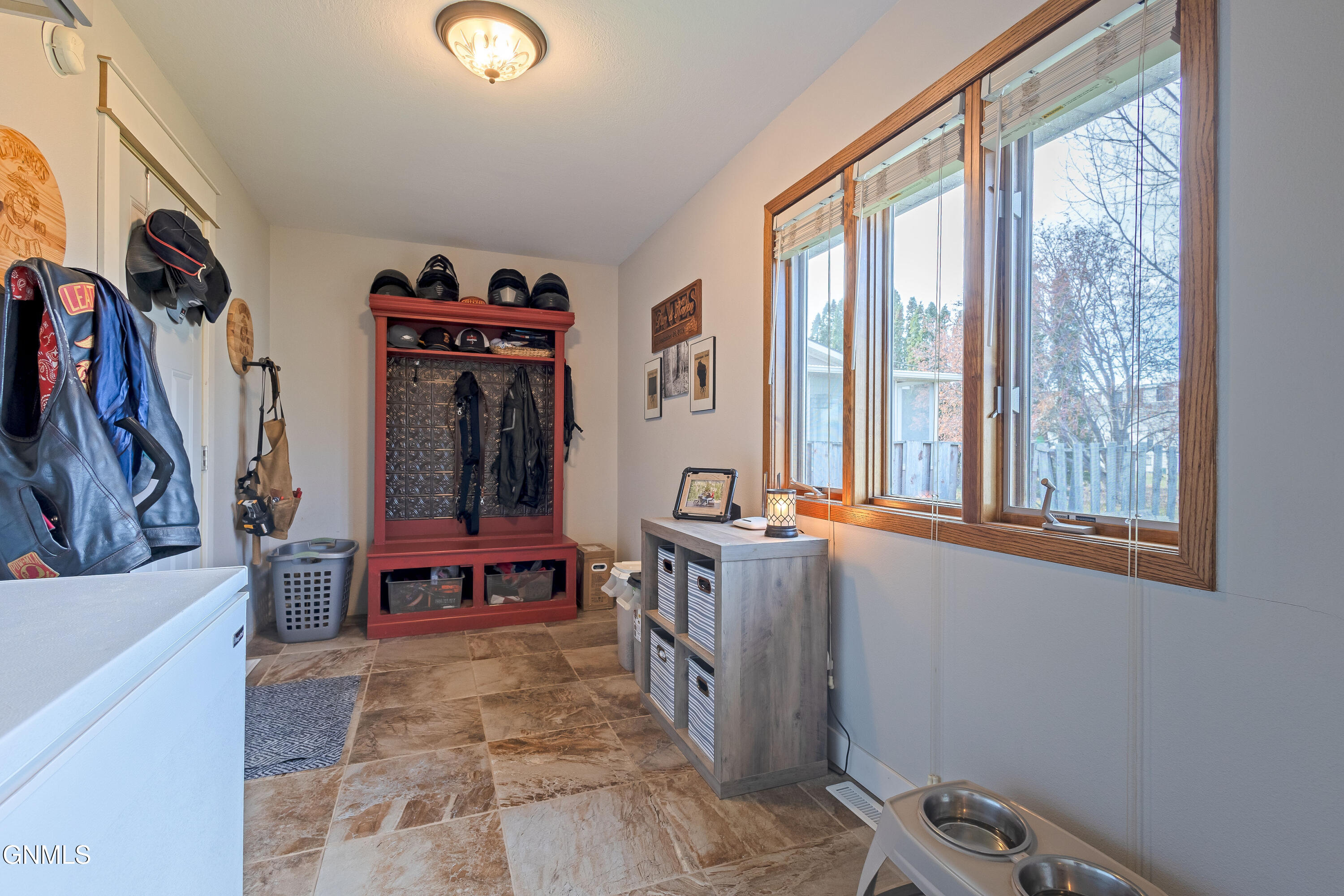 property viewer photo 14
