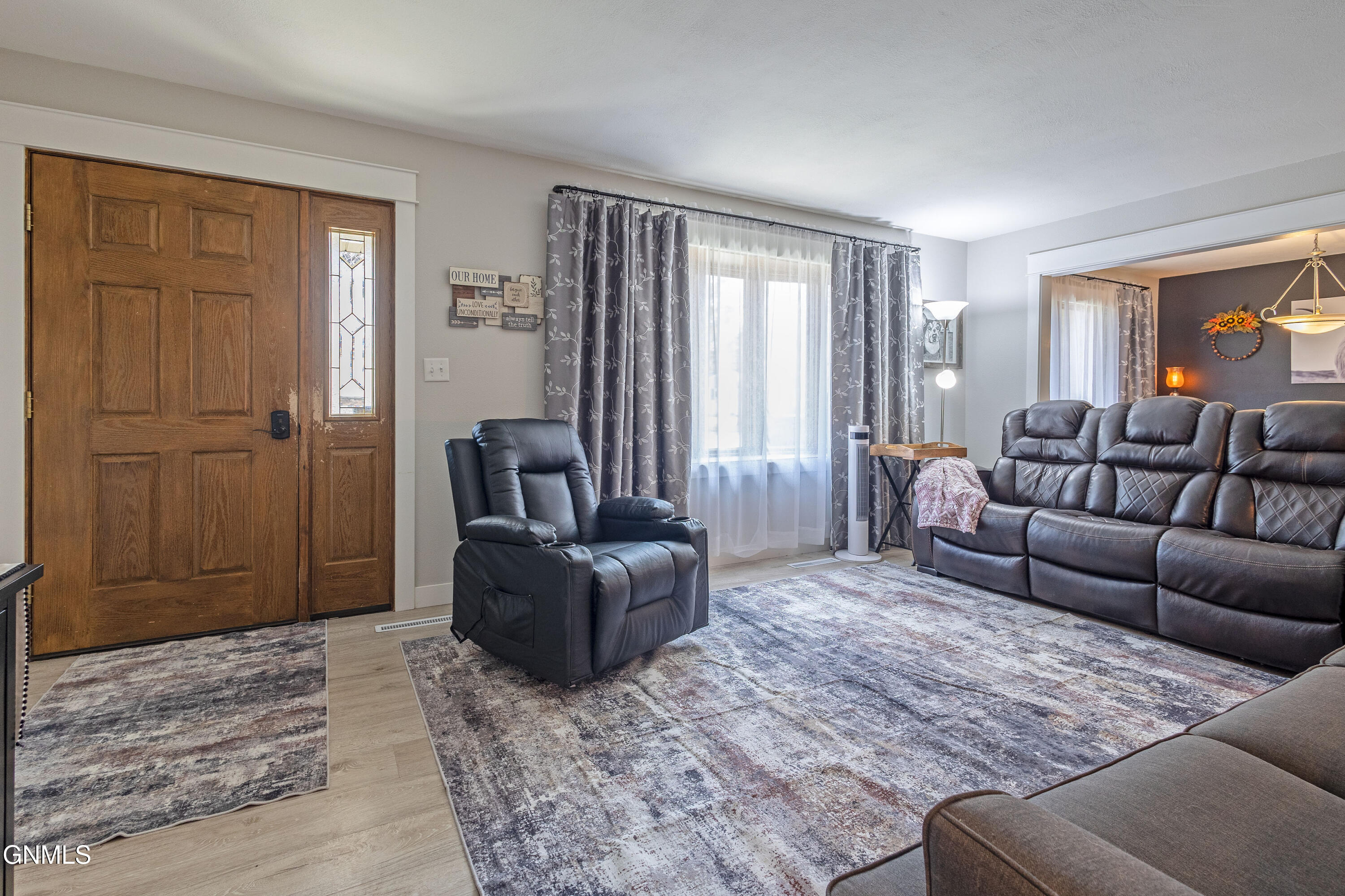property viewer photo 2