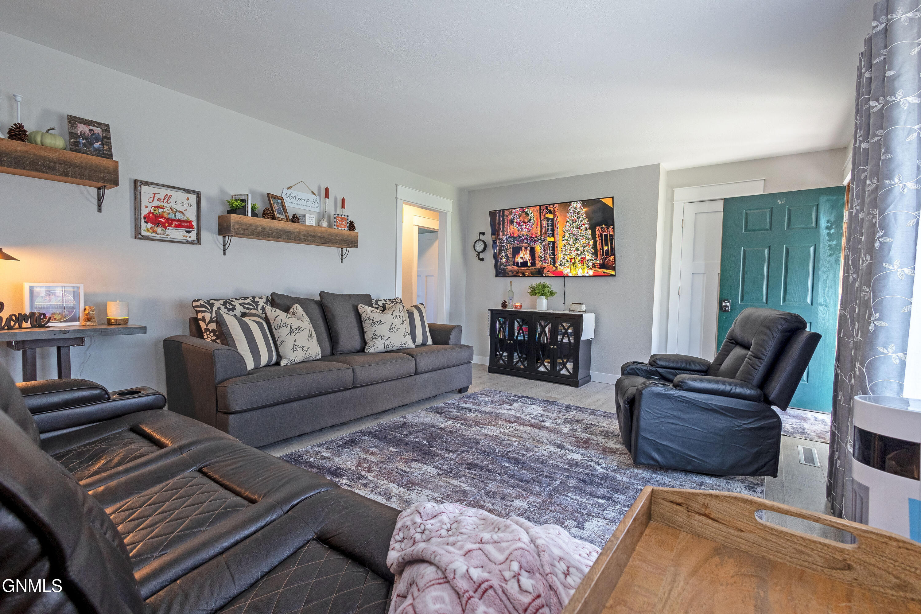 property viewer photo 3
