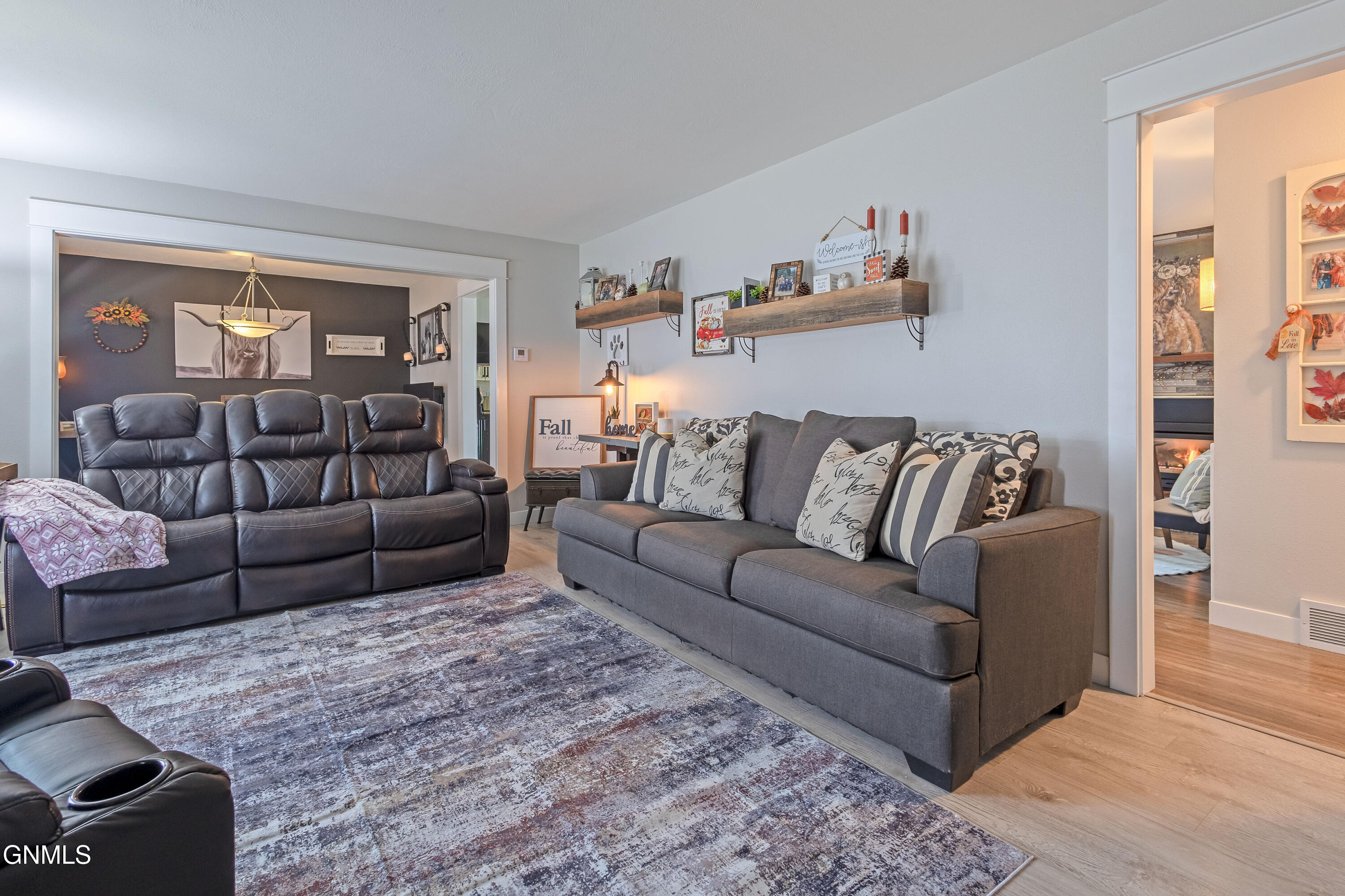 property viewer photo 4