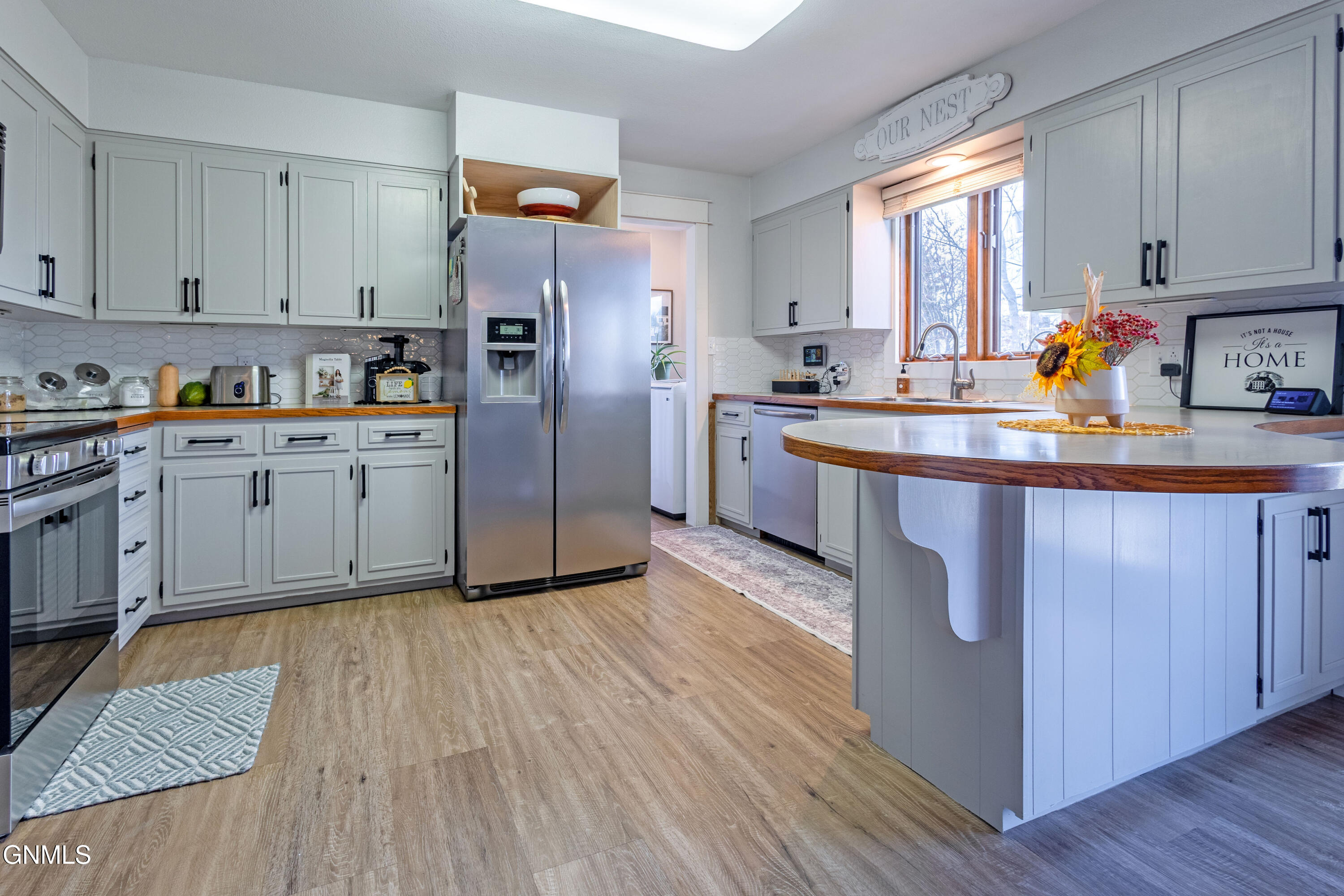 property viewer photo 7