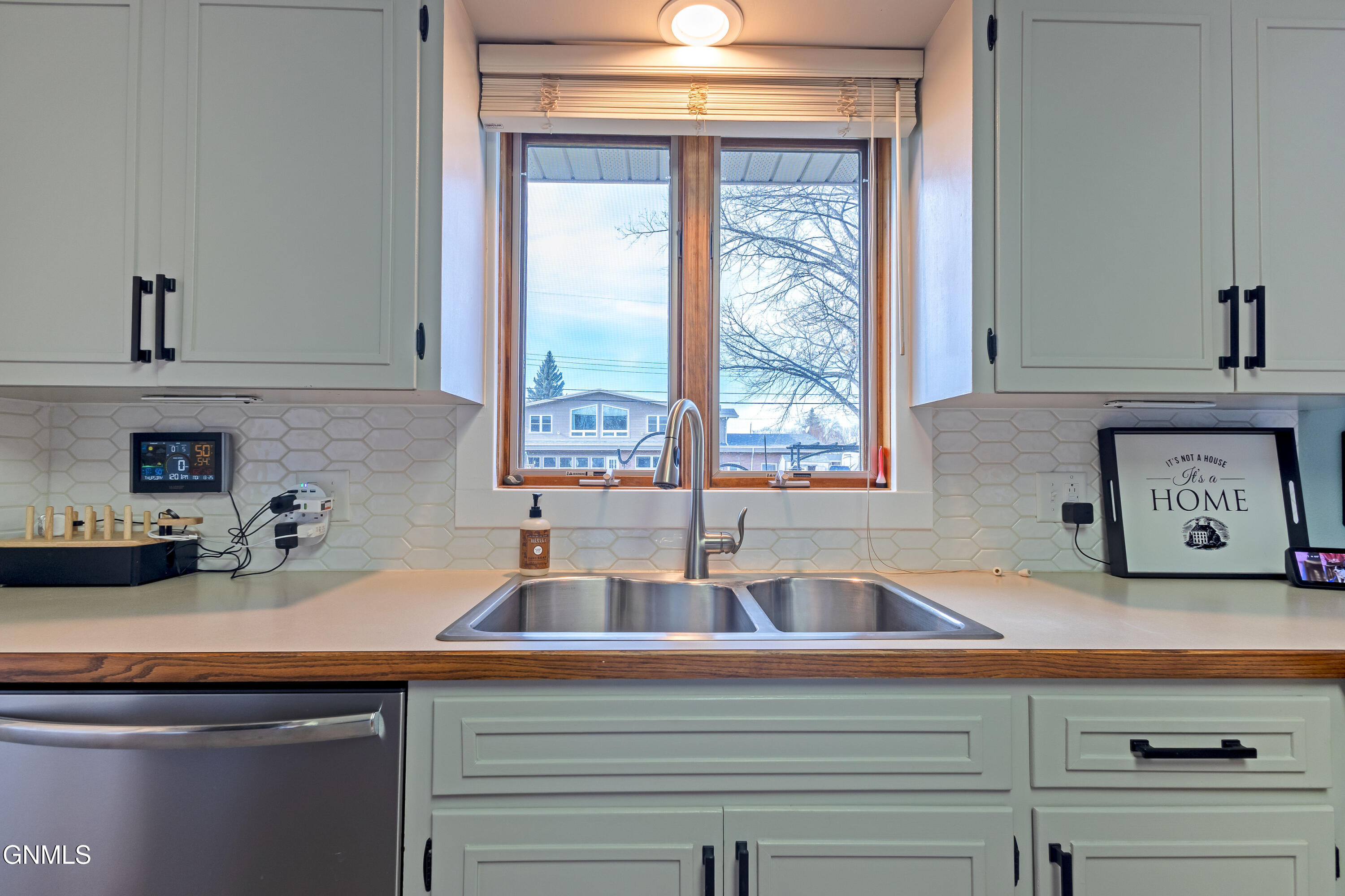 property viewer photo 9