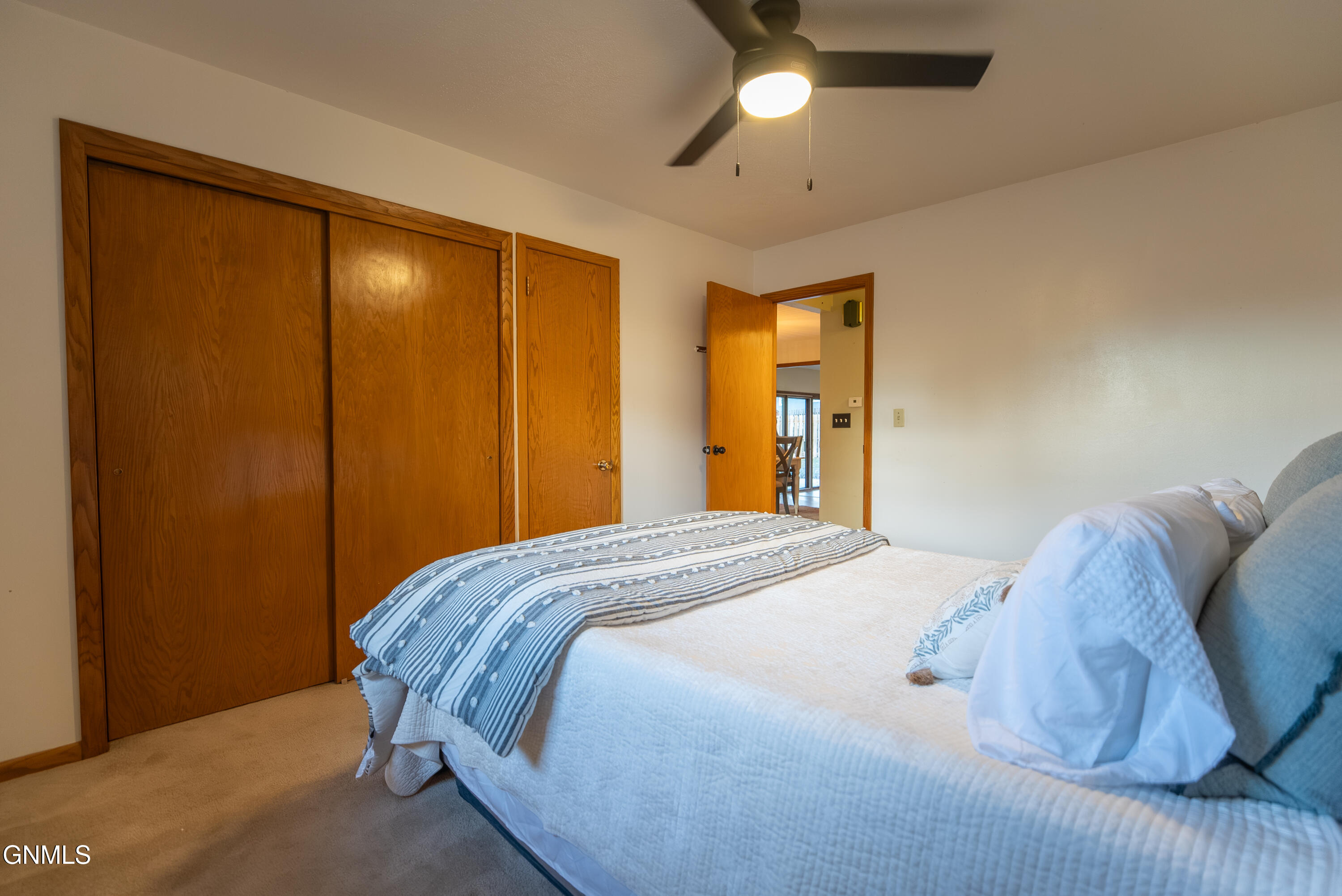 property viewer photo 16