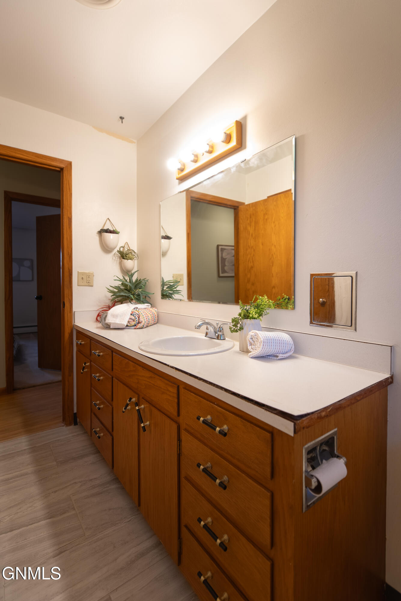 property viewer photo 18