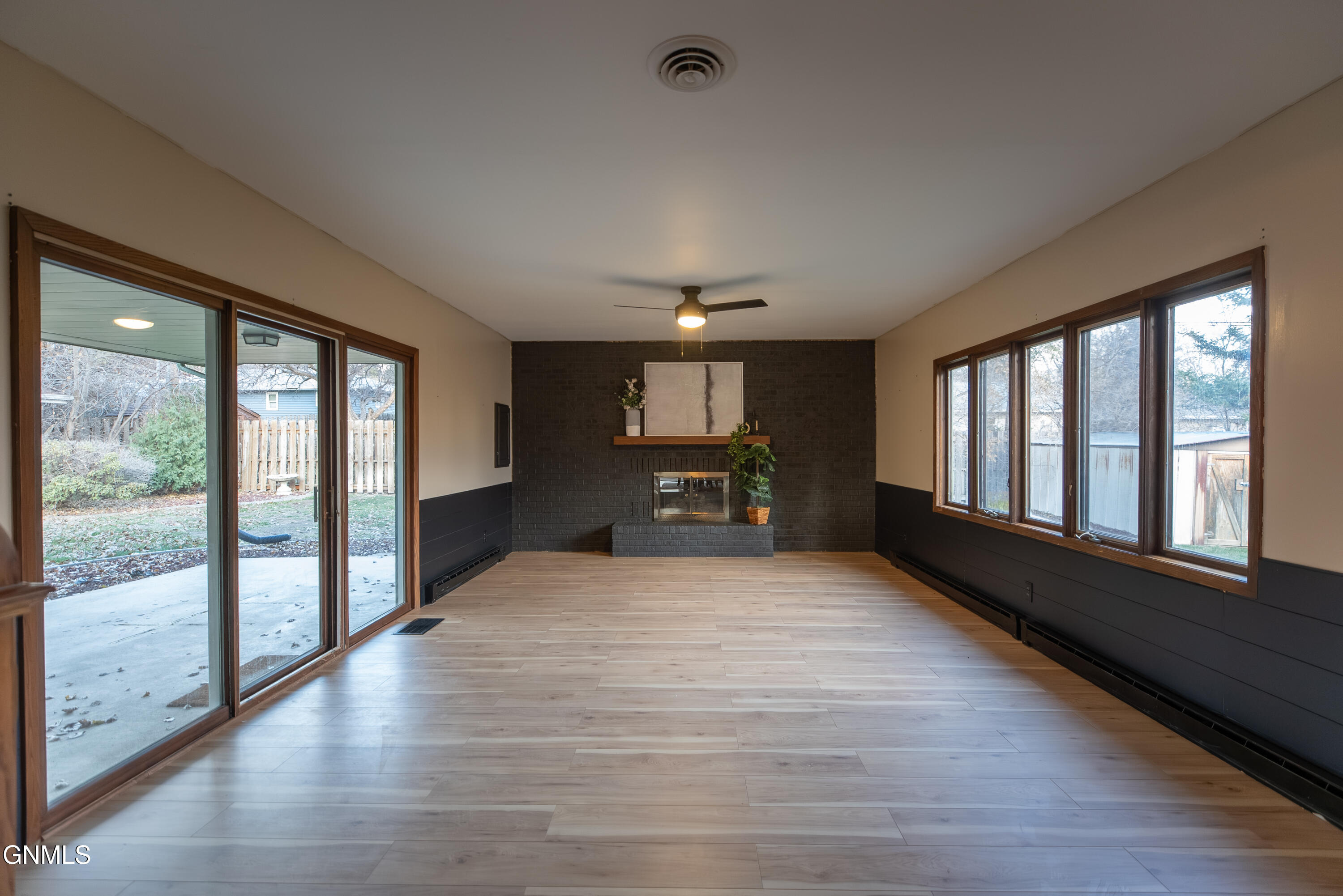 property viewer photo 26