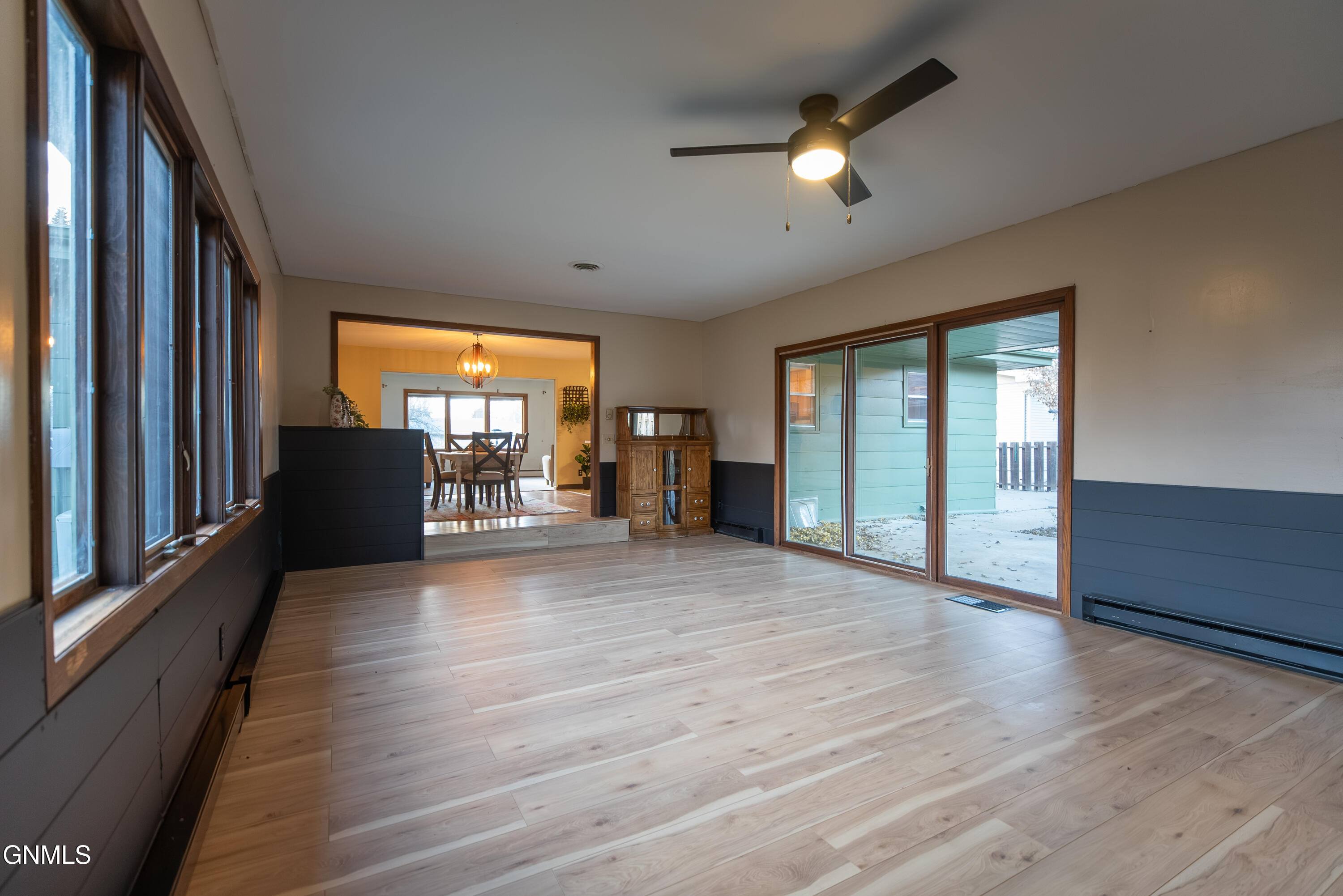 property viewer photo 27