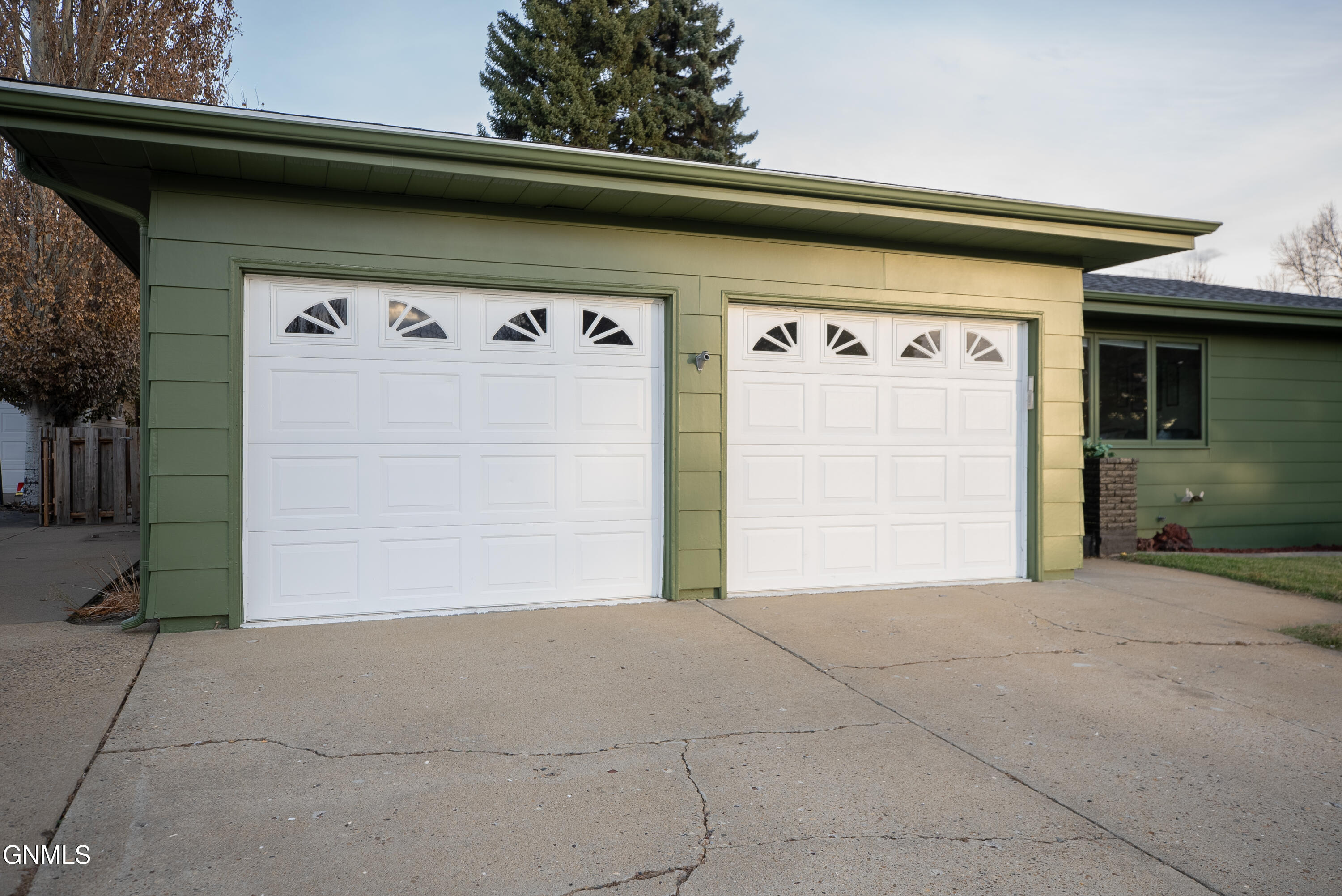 property viewer photo 44