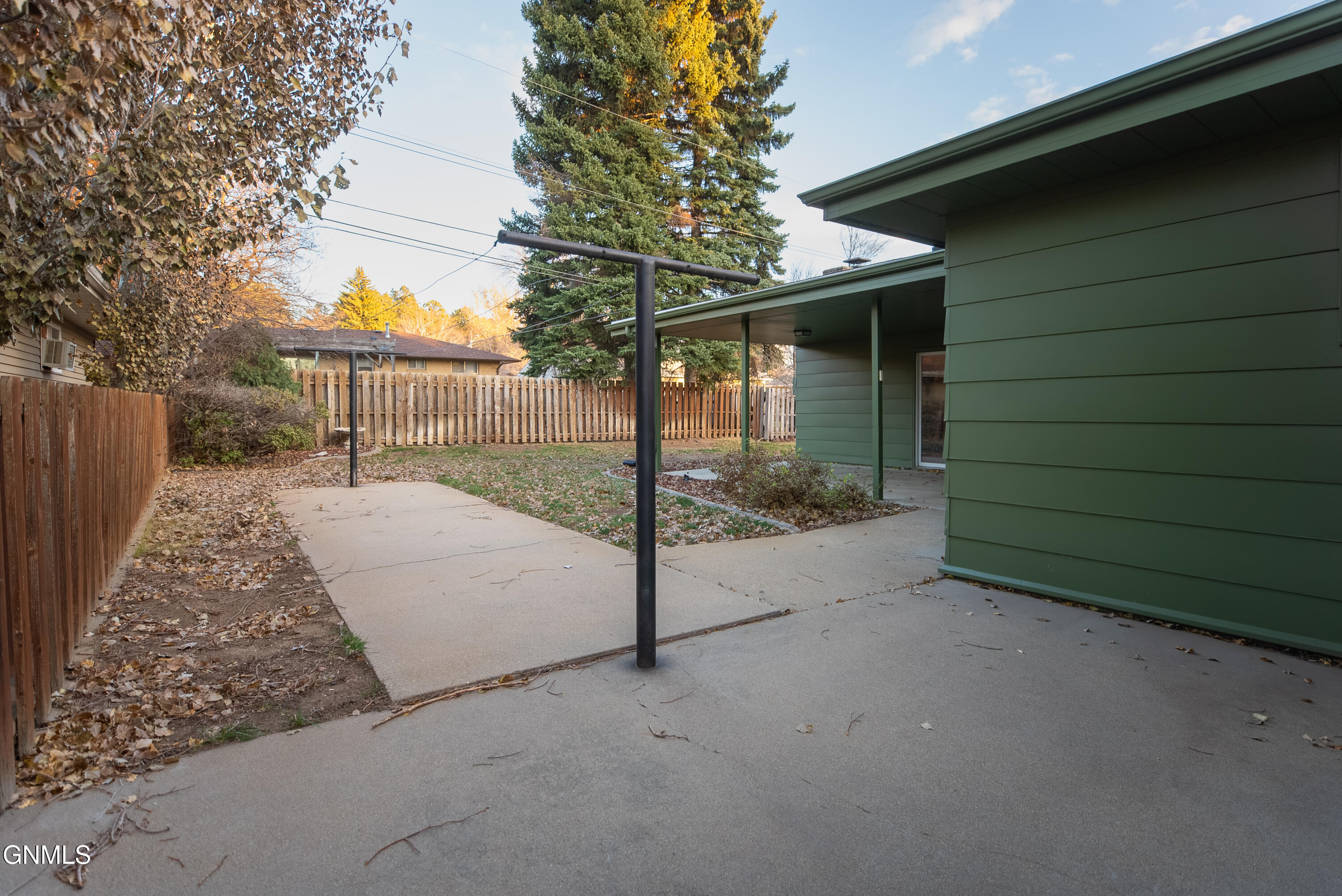 property viewer photo 47