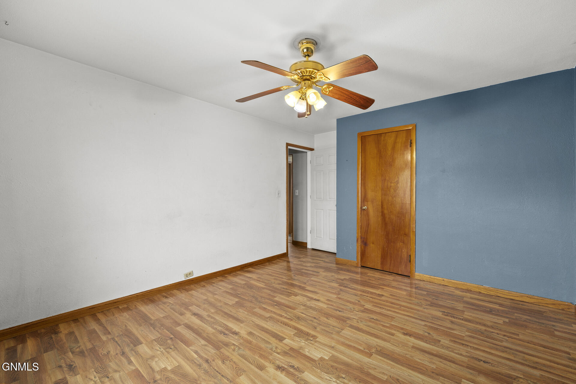 property viewer photo 23