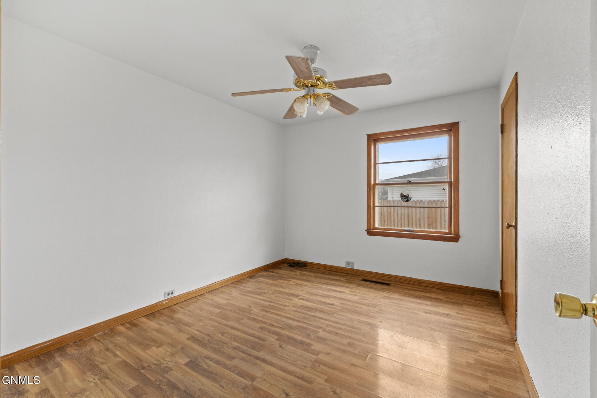 property viewer photo 32