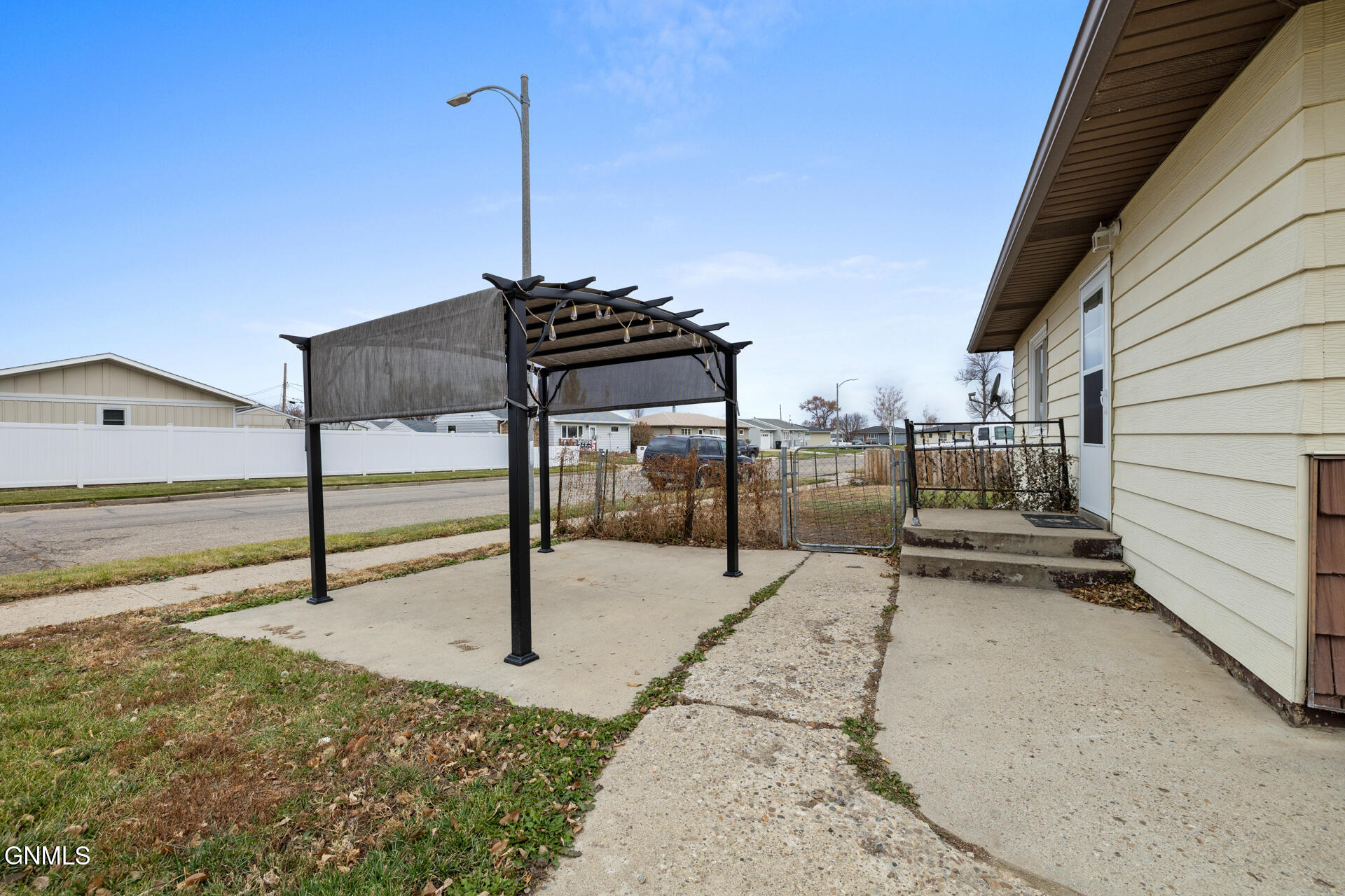 property viewer photo 7