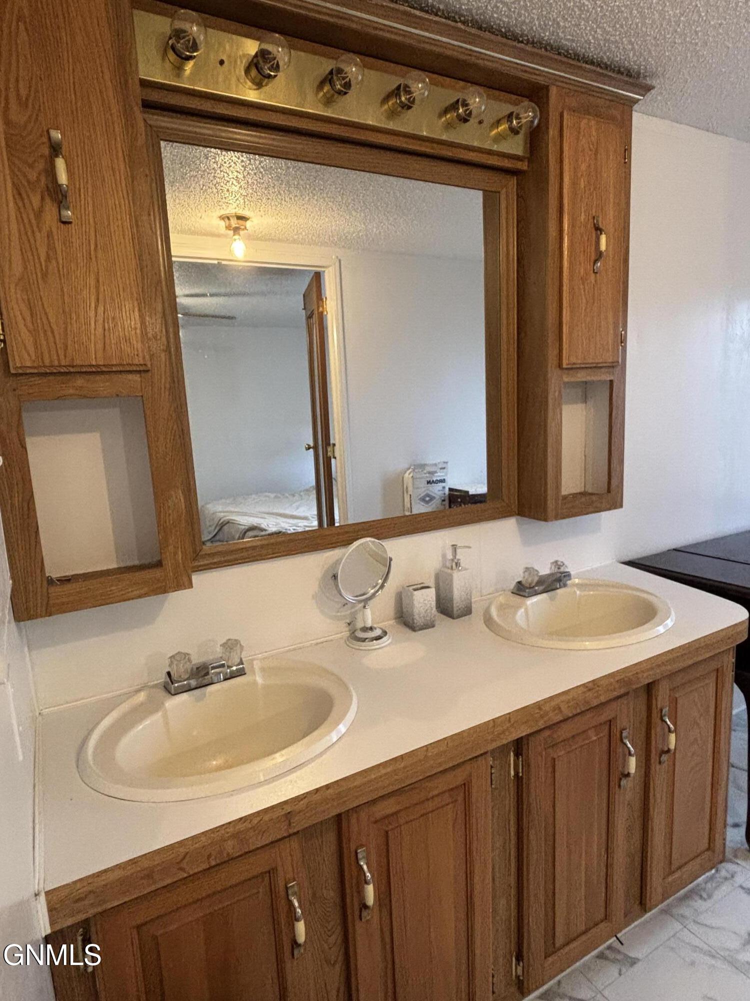 property viewer photo 14
