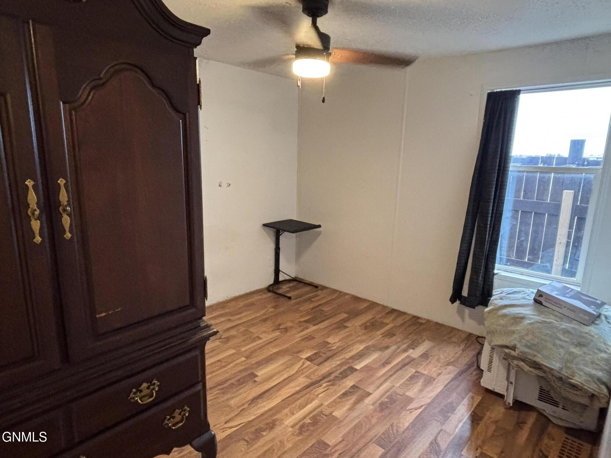 property viewer photo 23