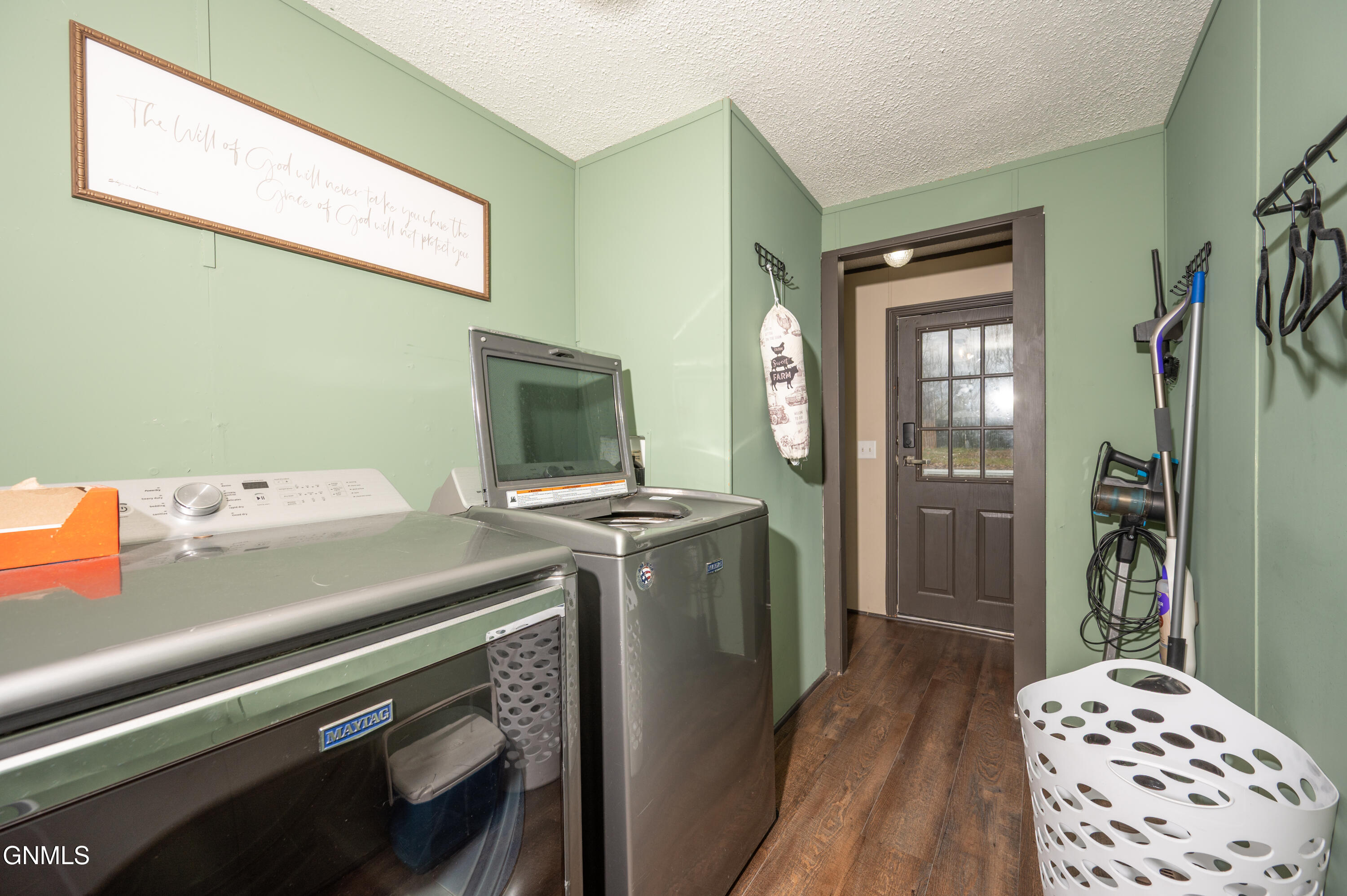 property viewer photo 19