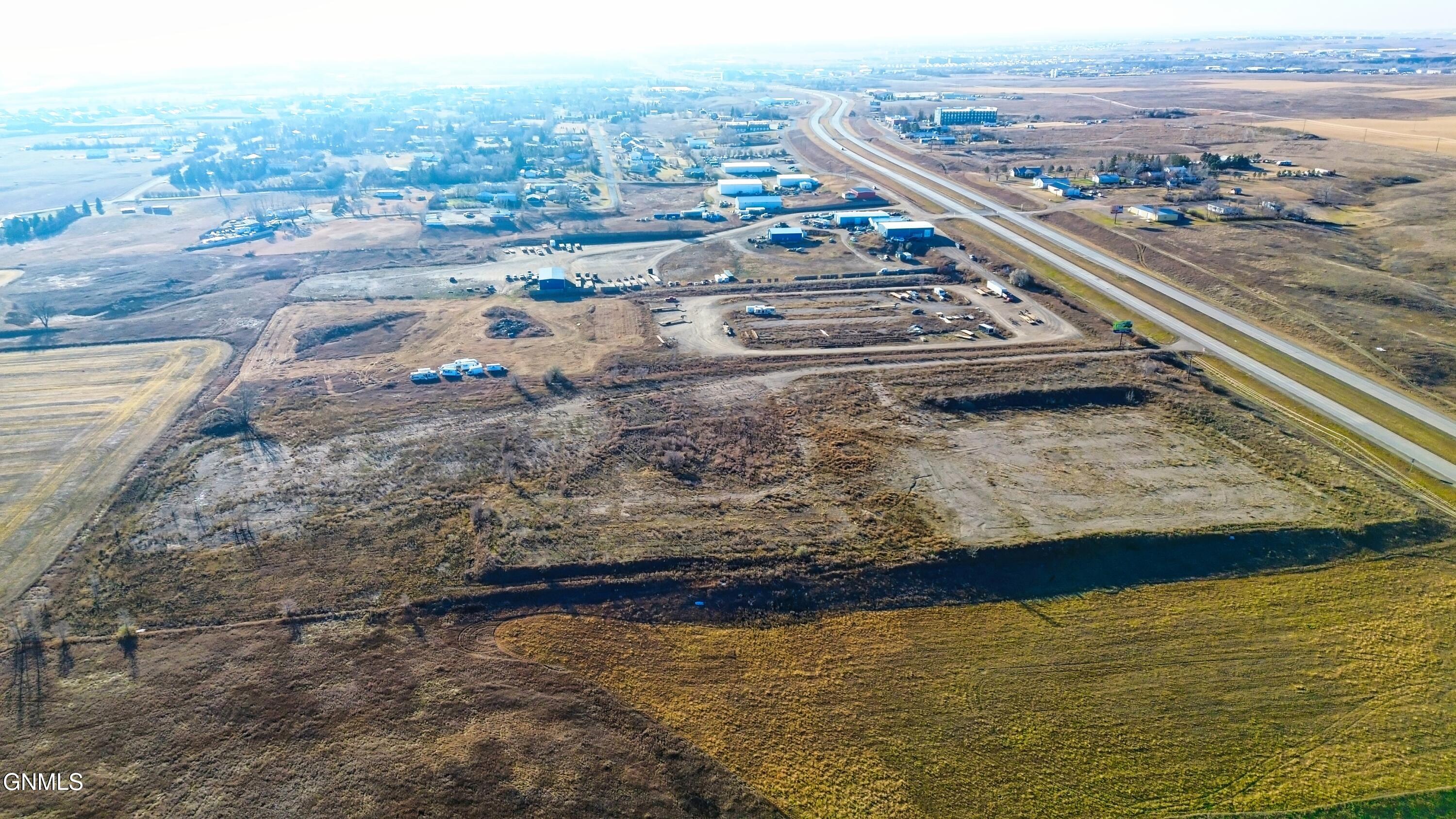 main property photo 16