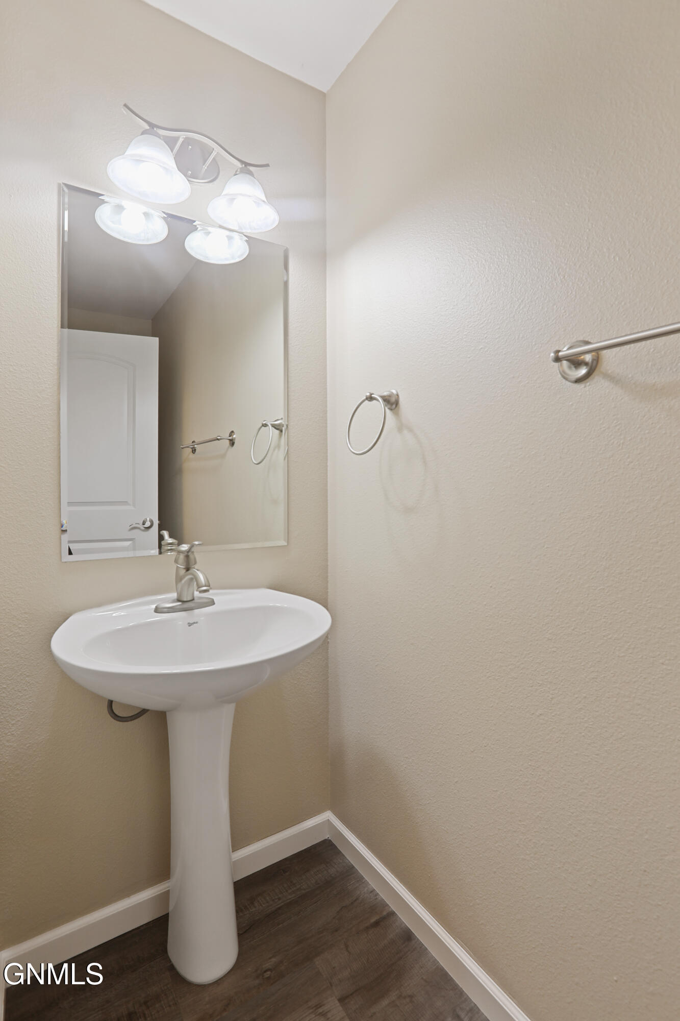 property viewer photo 14