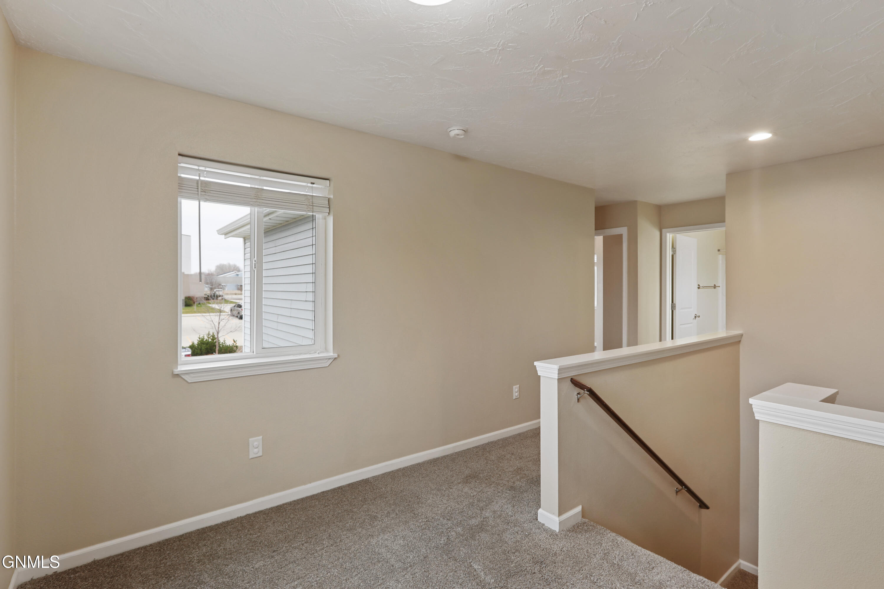 property viewer photo 15