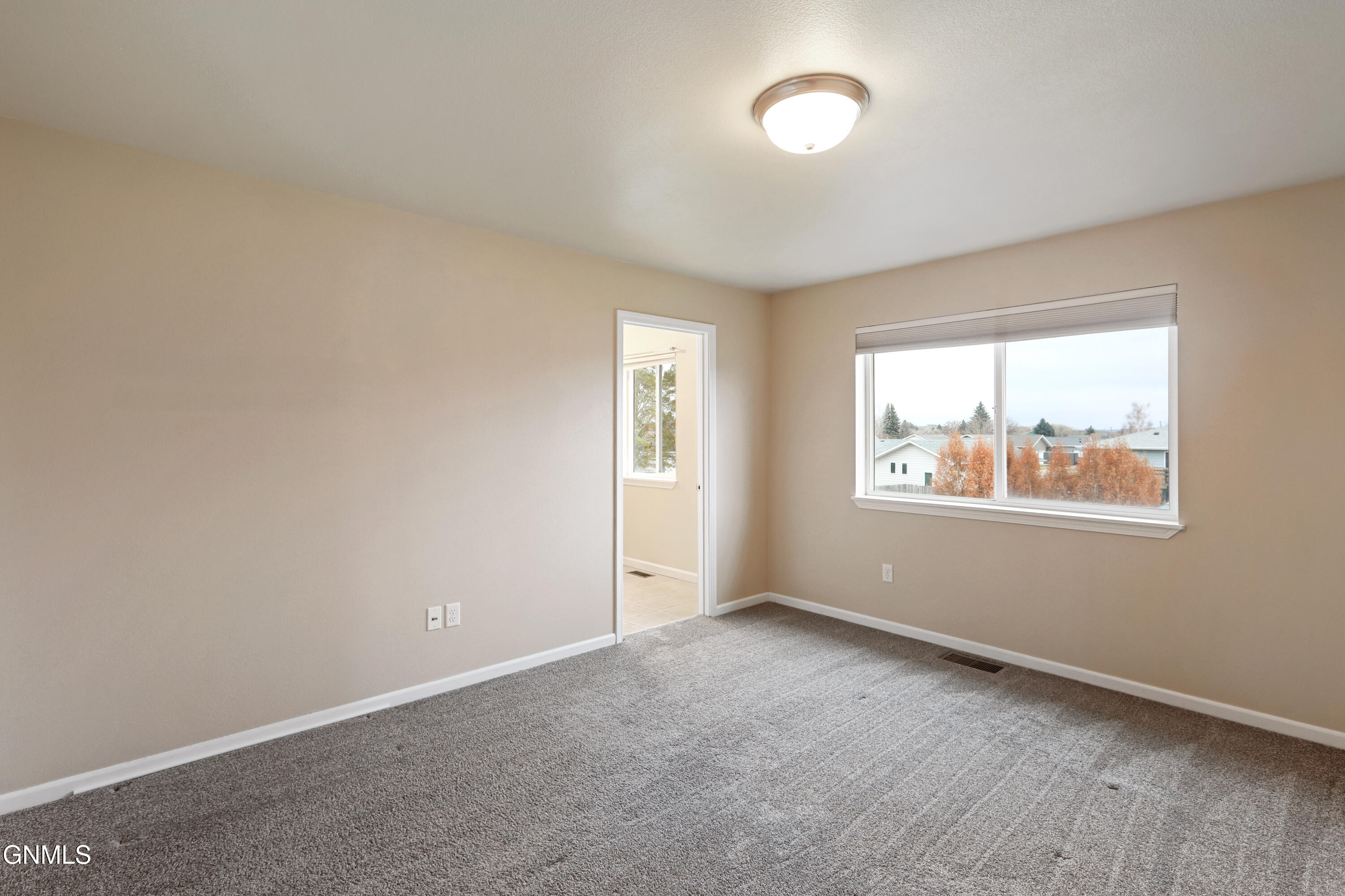 property viewer photo 17