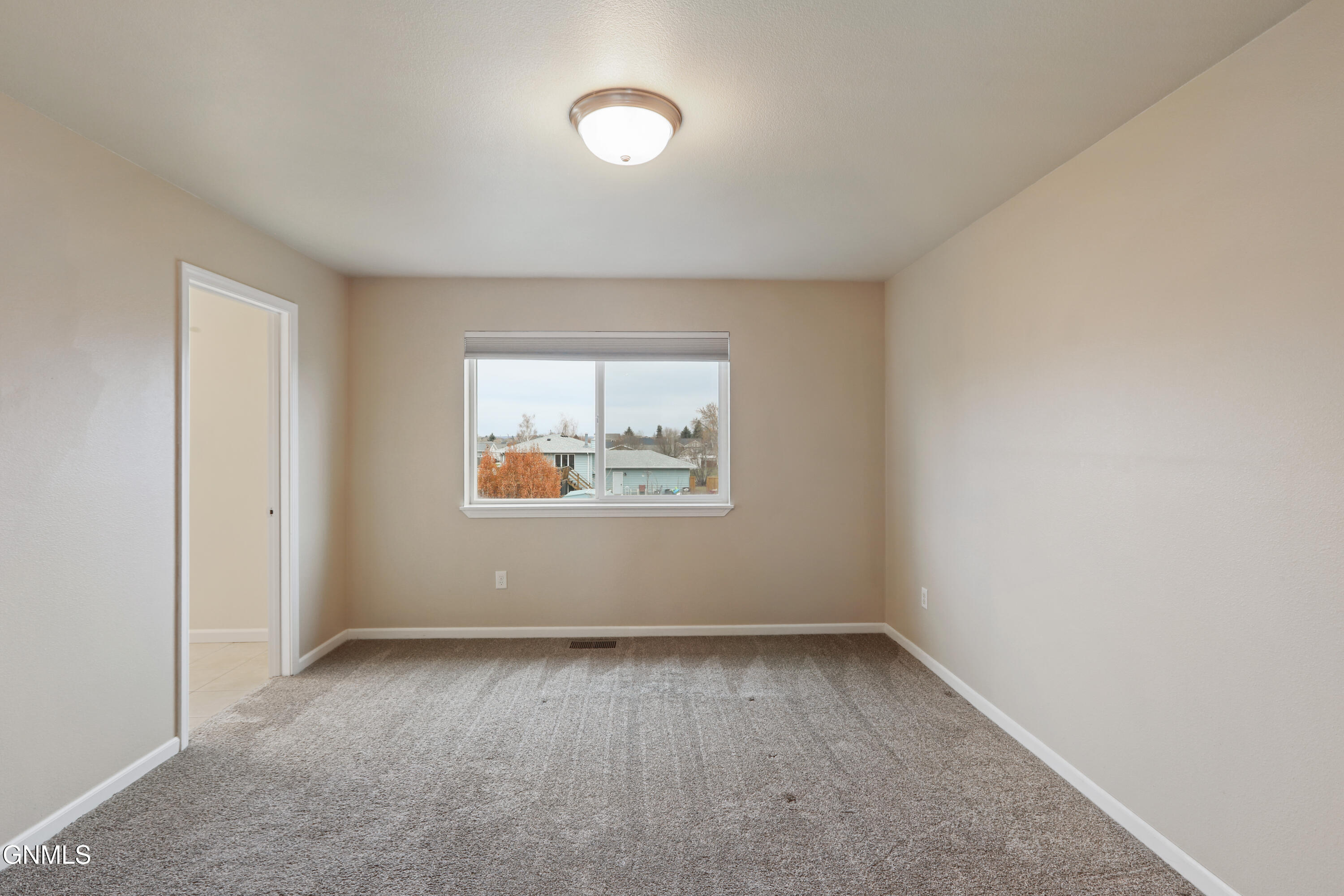 property viewer photo 18
