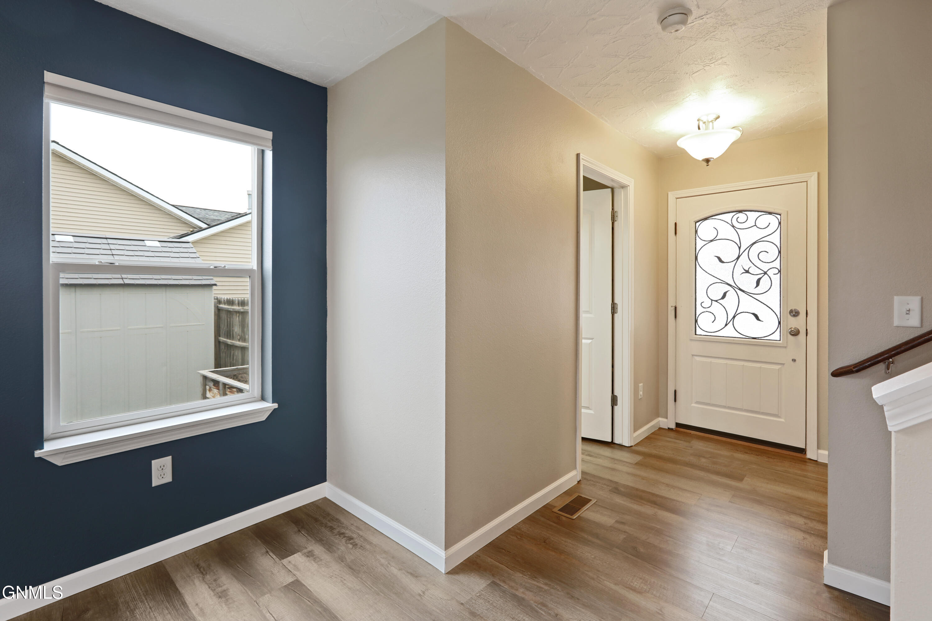 property viewer photo 2