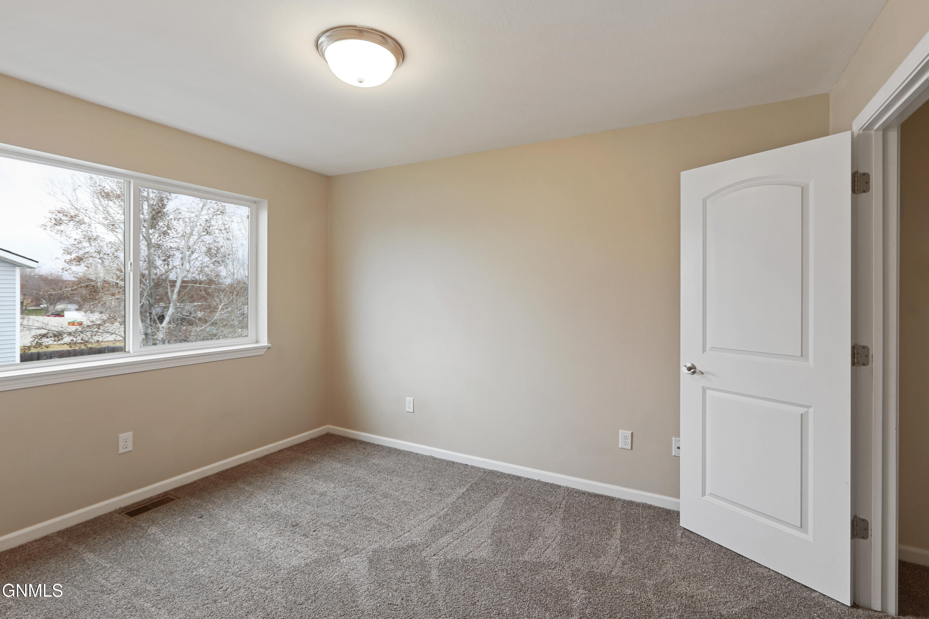 property viewer photo 21