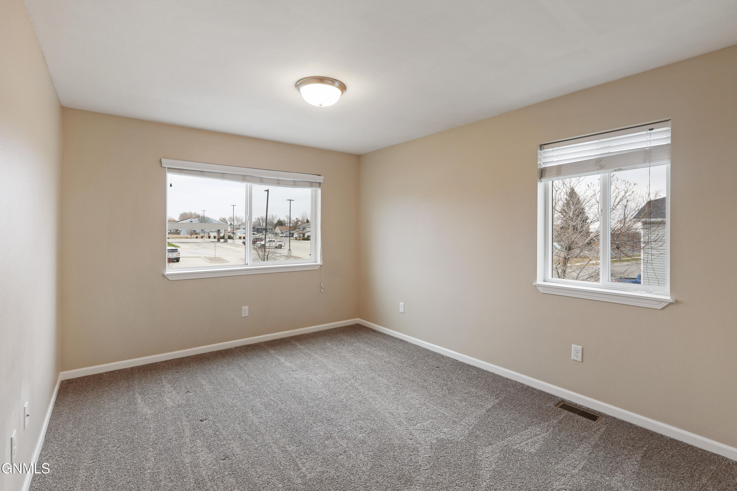 property viewer photo 23