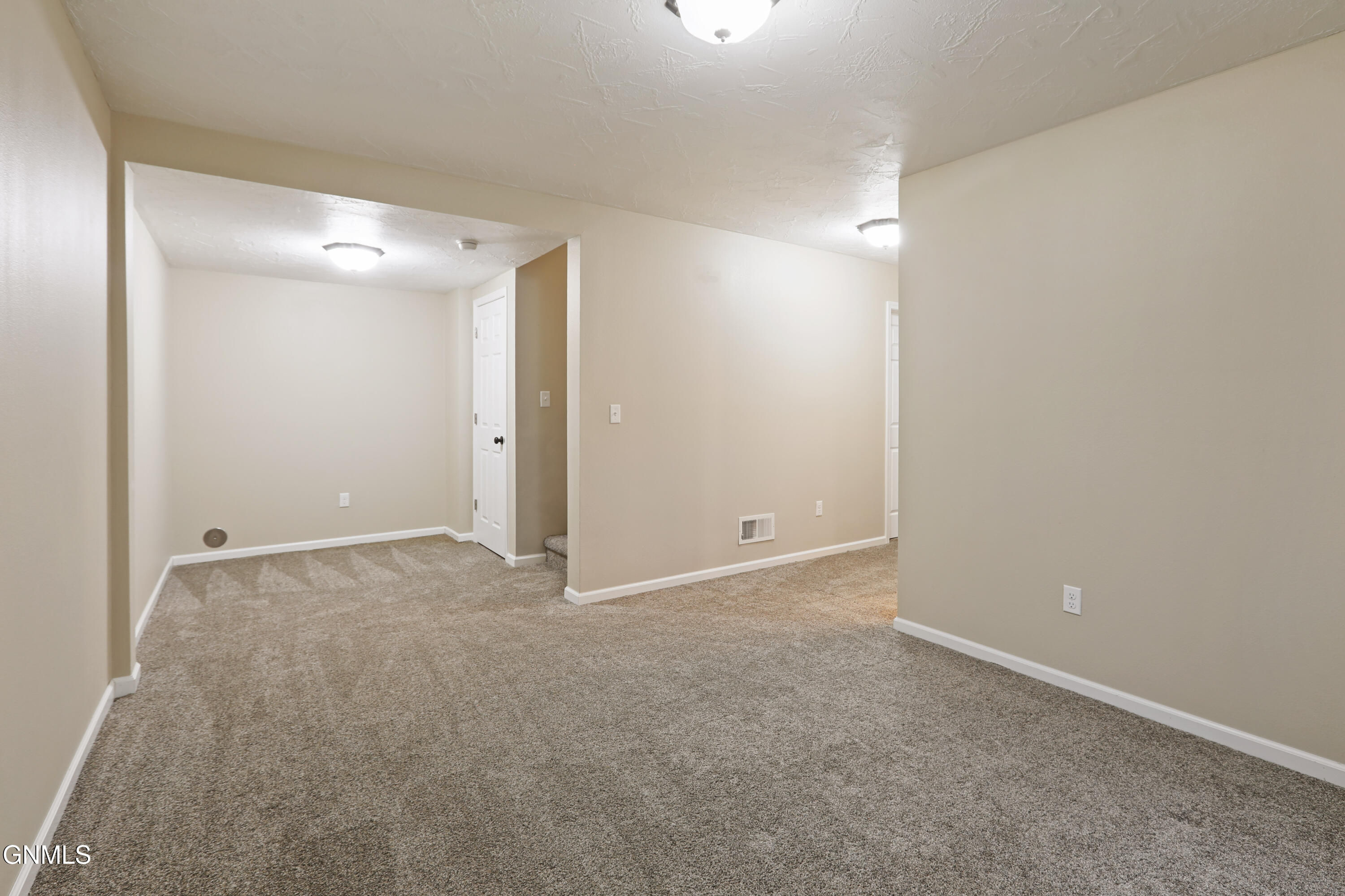 property viewer photo 26