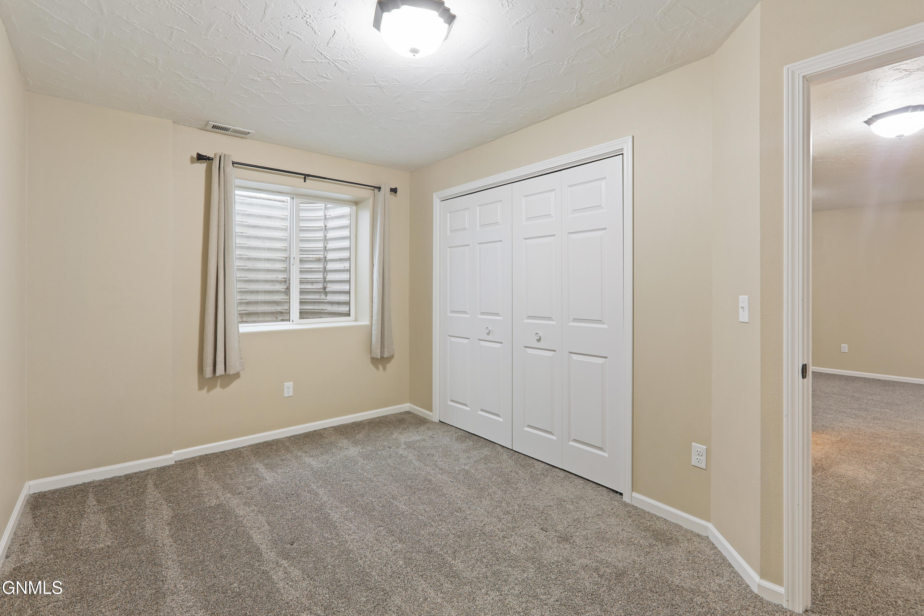 property viewer photo 27