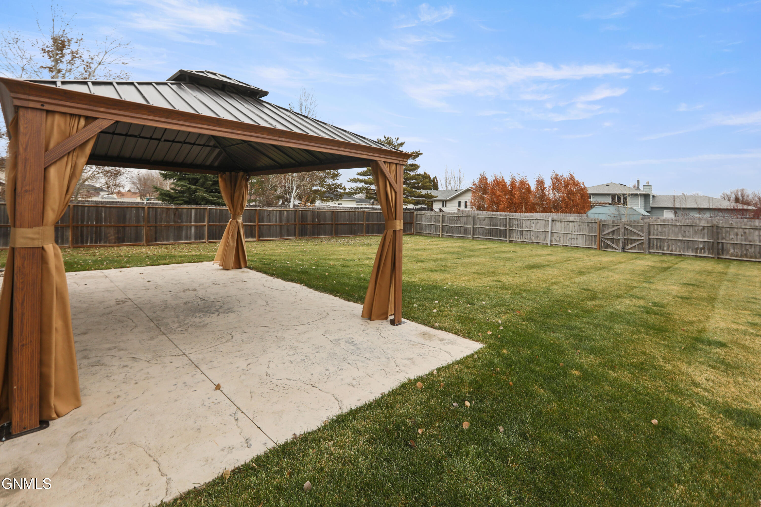 property viewer photo 33