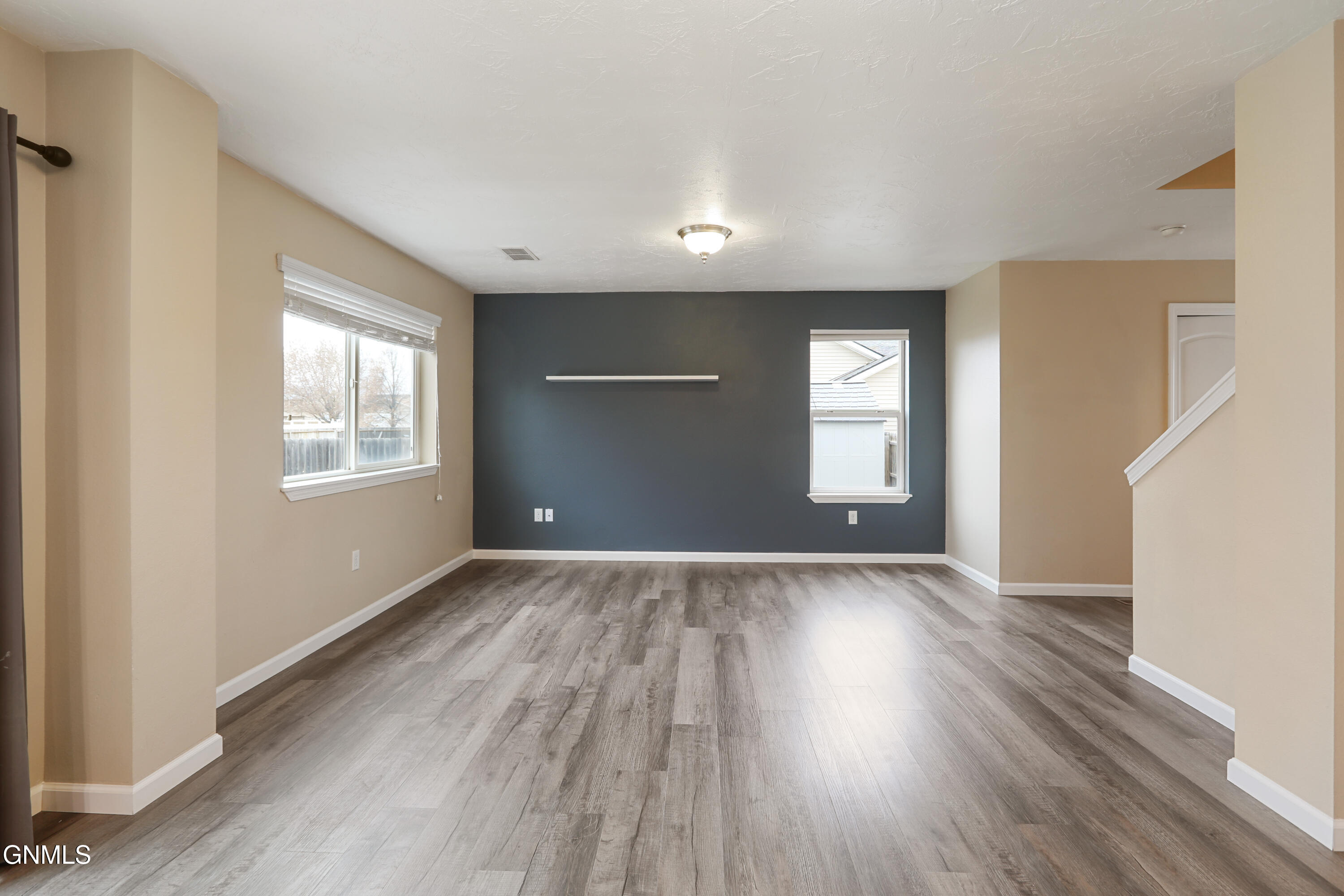property viewer photo 4