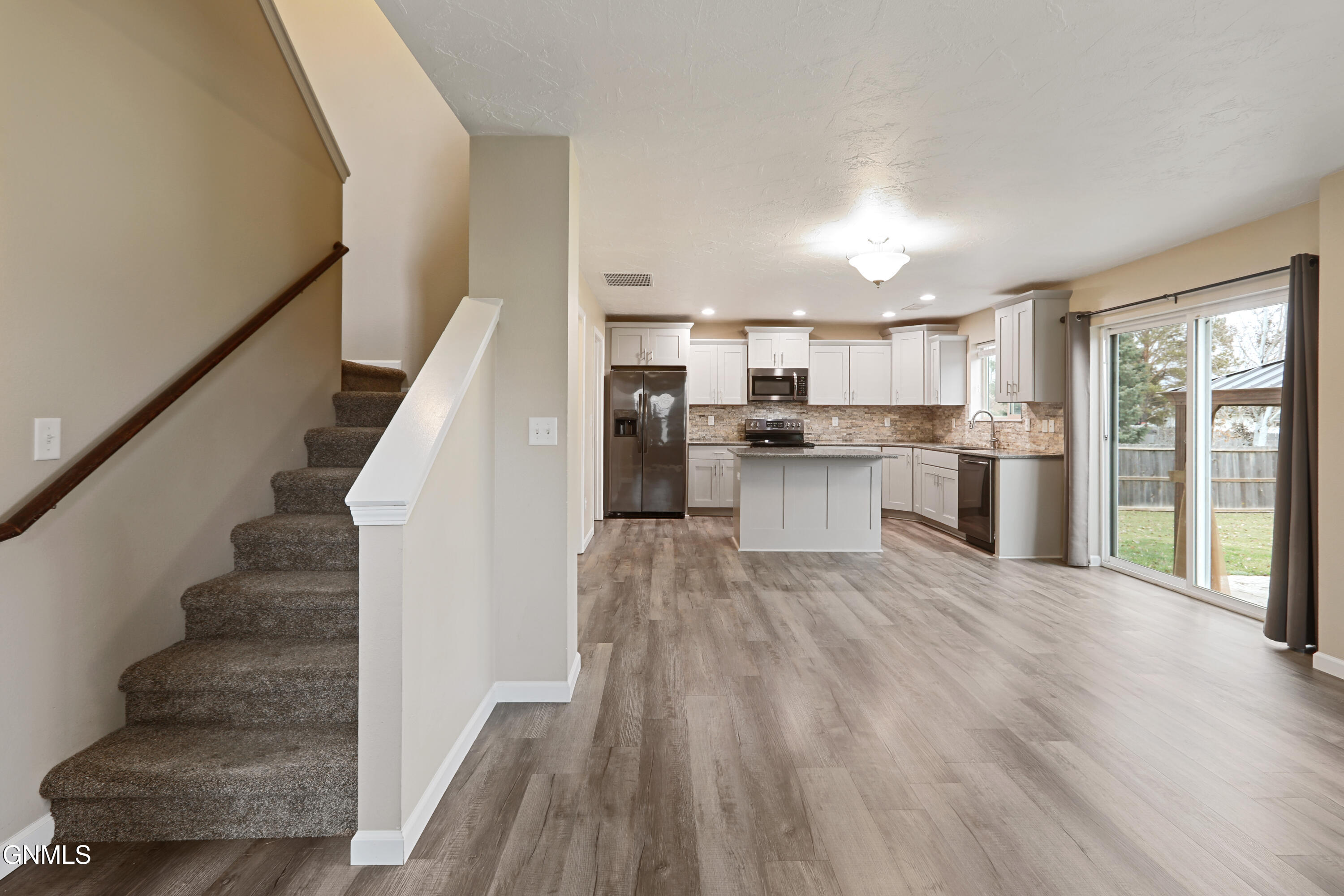 property viewer photo 5