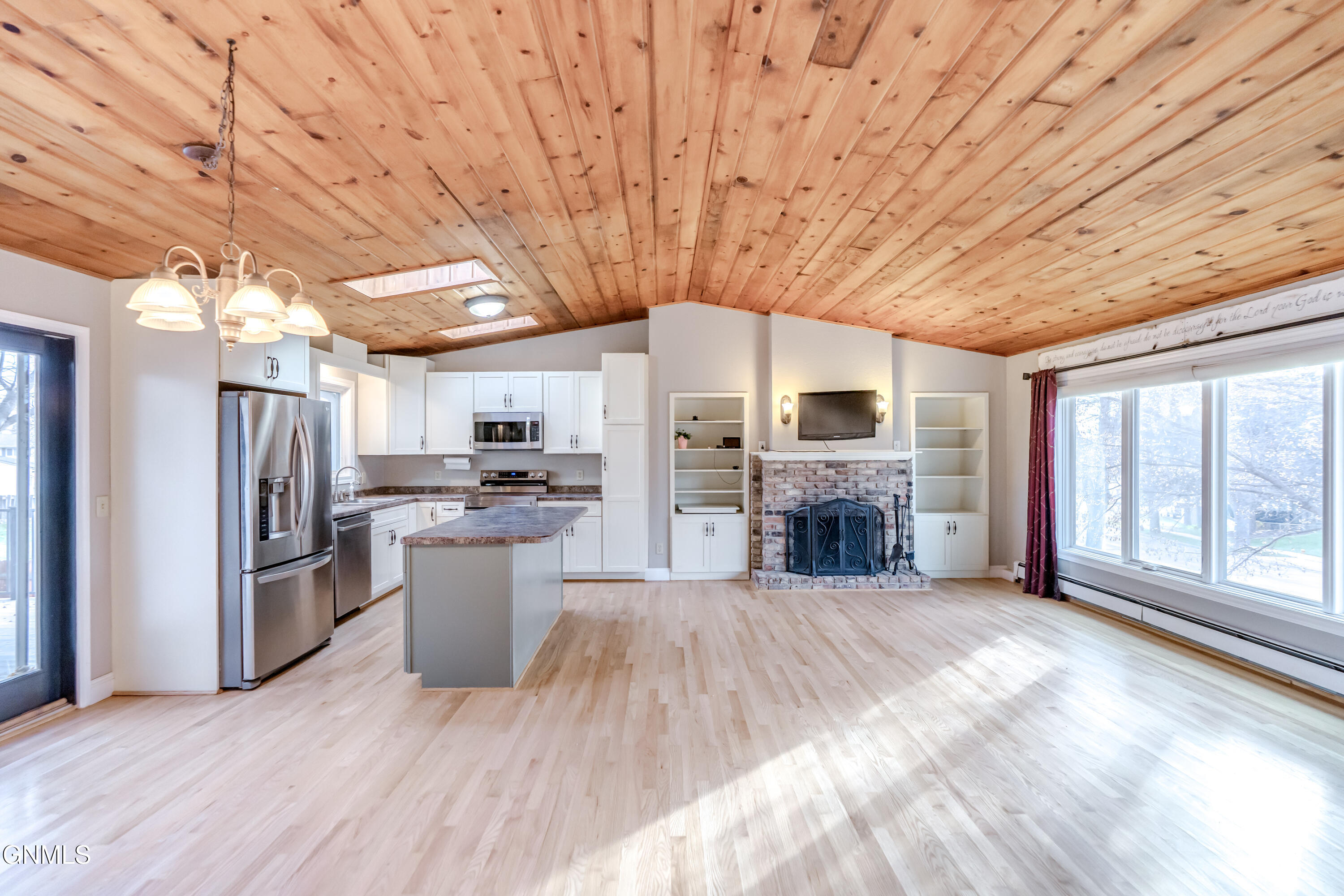 main property photo 0