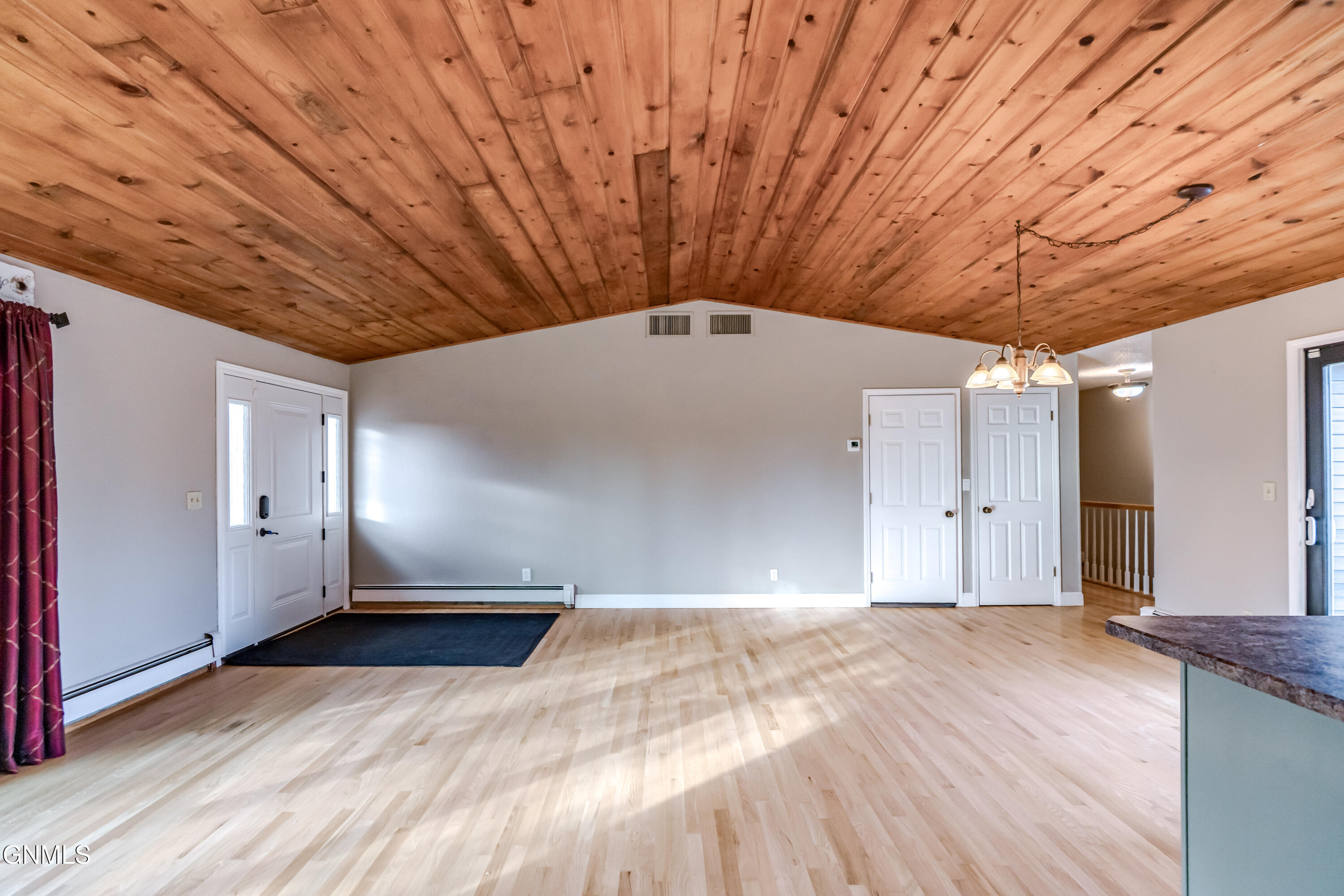 property viewer photo 2