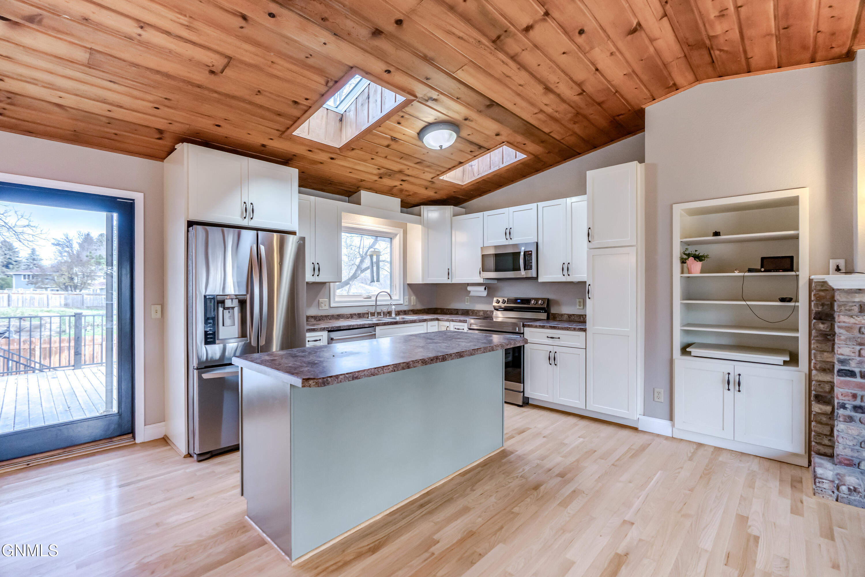 property viewer photo 3