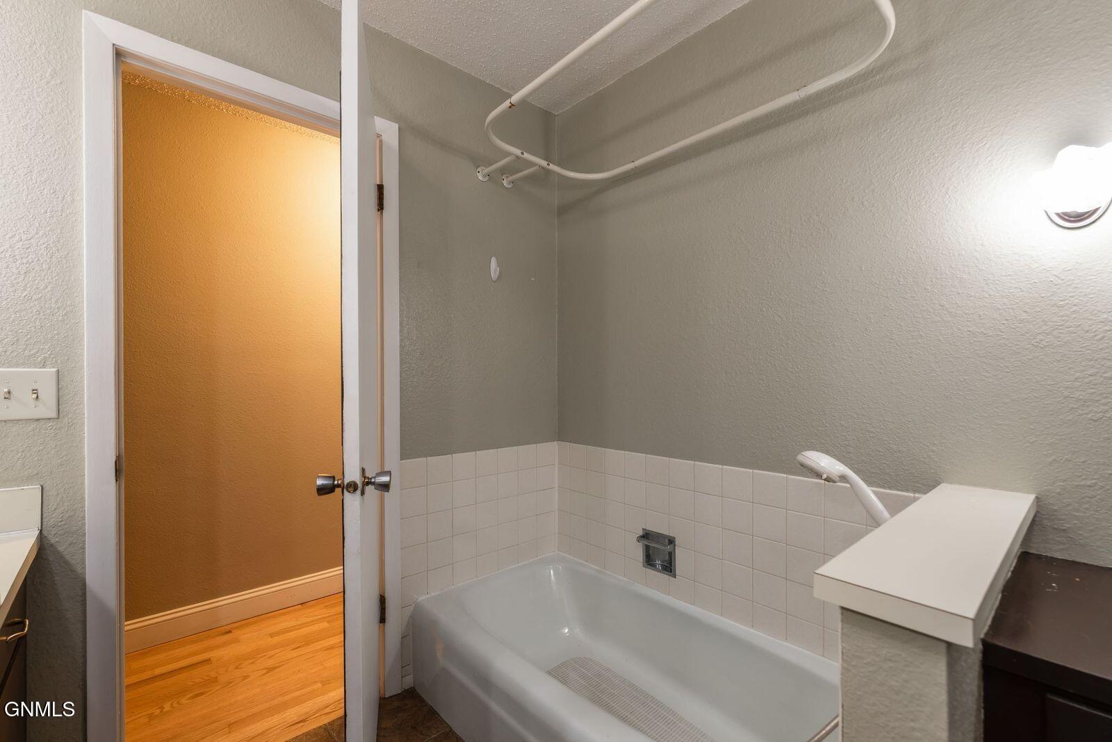 property viewer photo 8