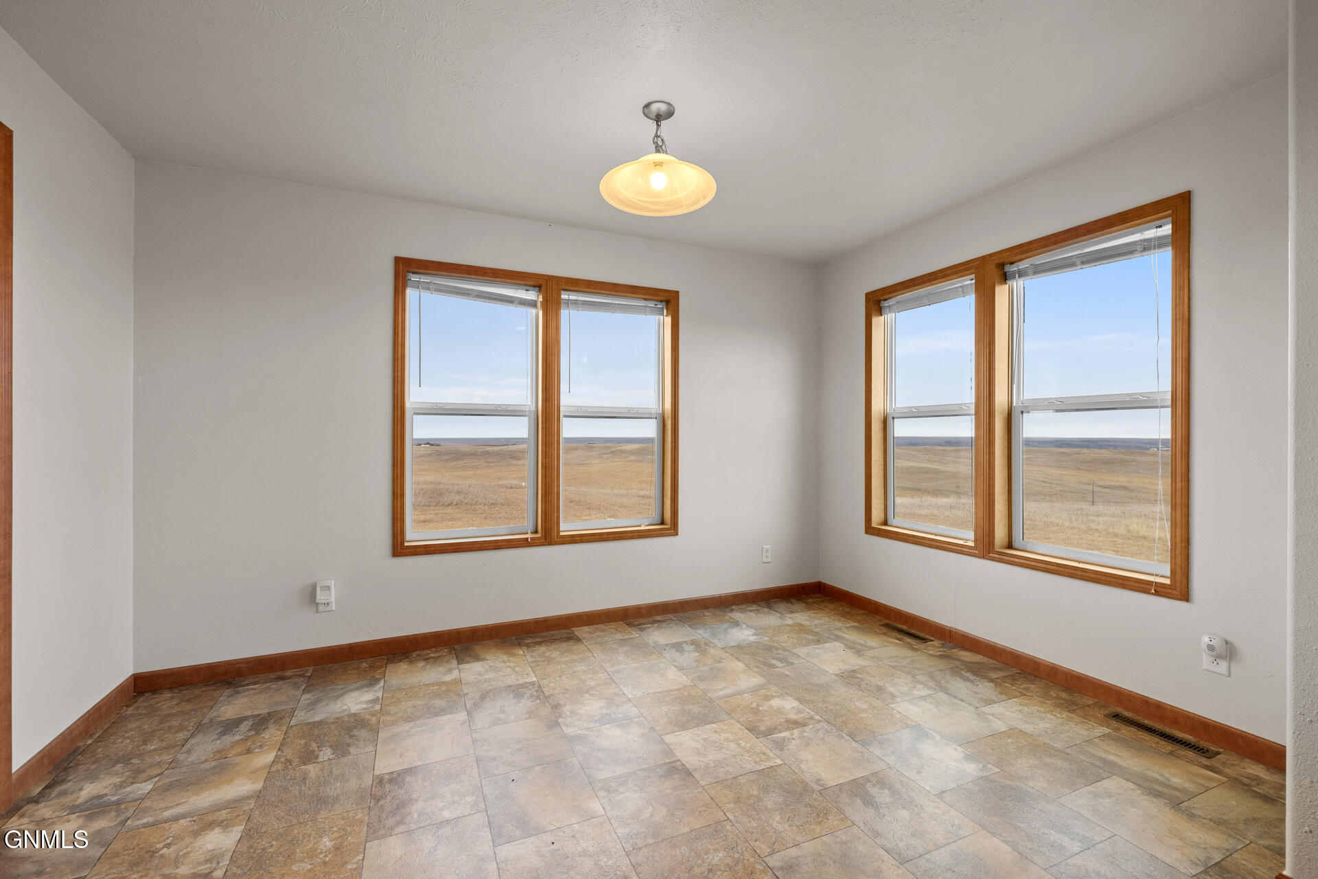 property viewer photo 13