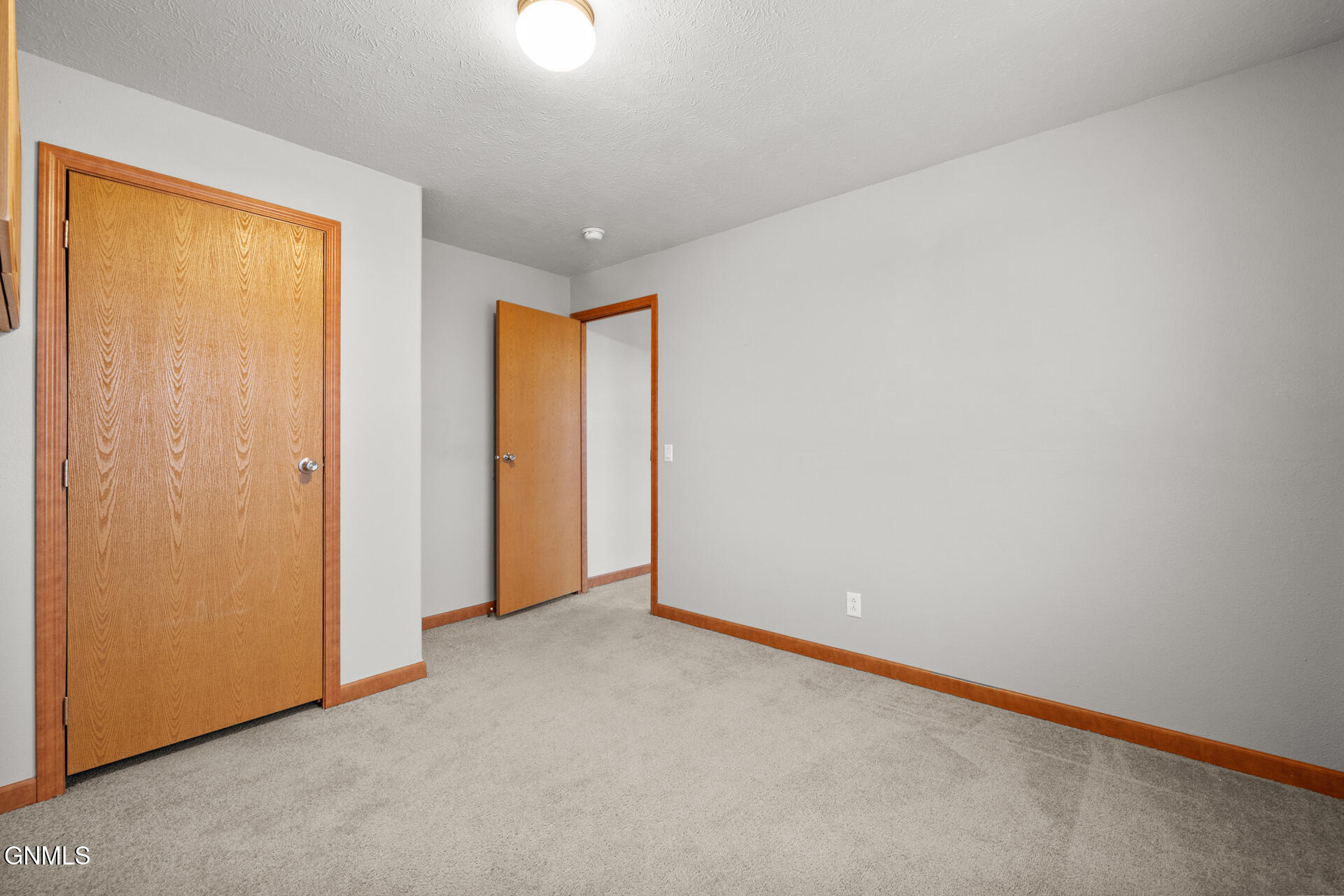 property viewer photo 18