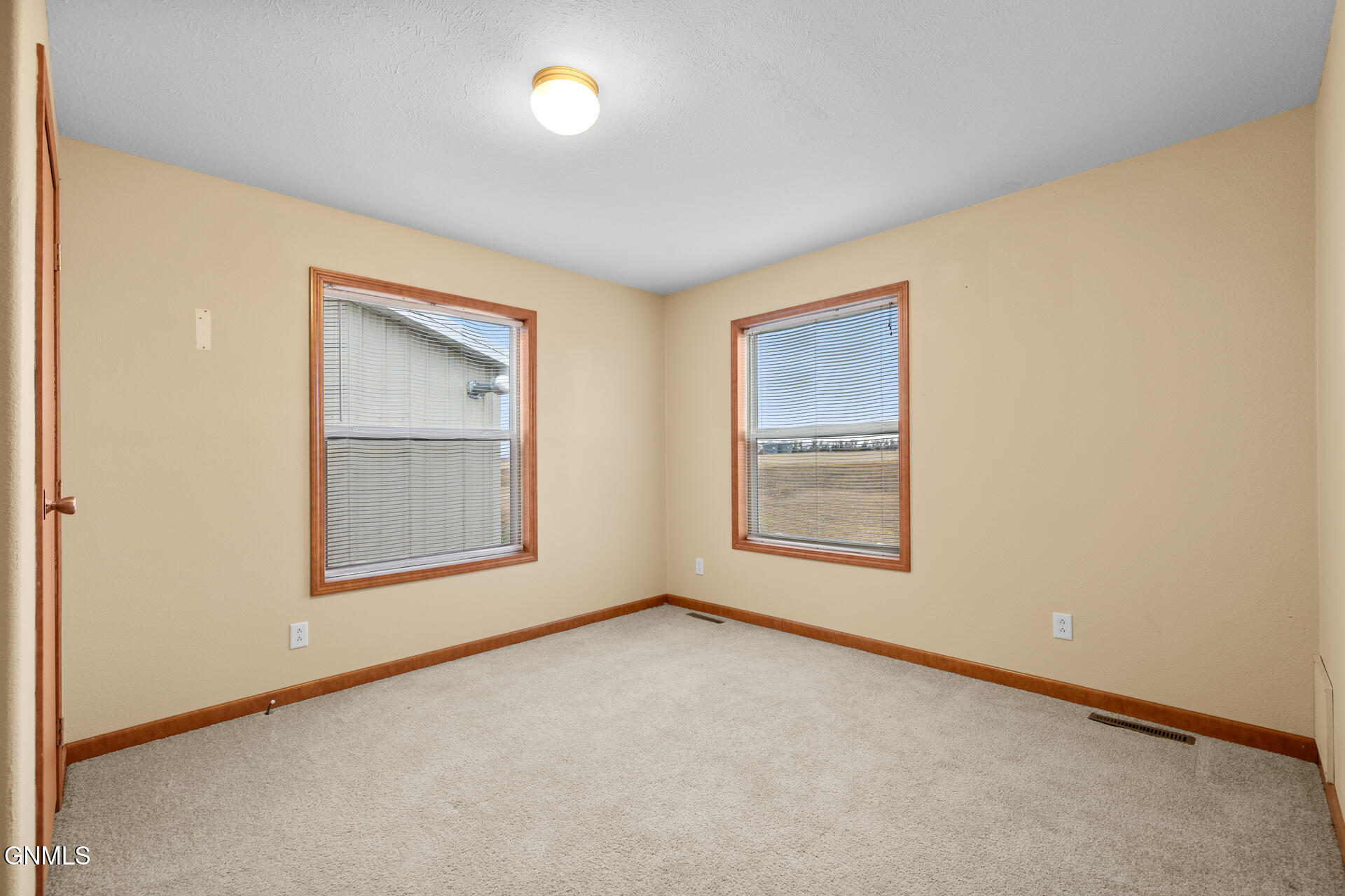 property viewer photo 19