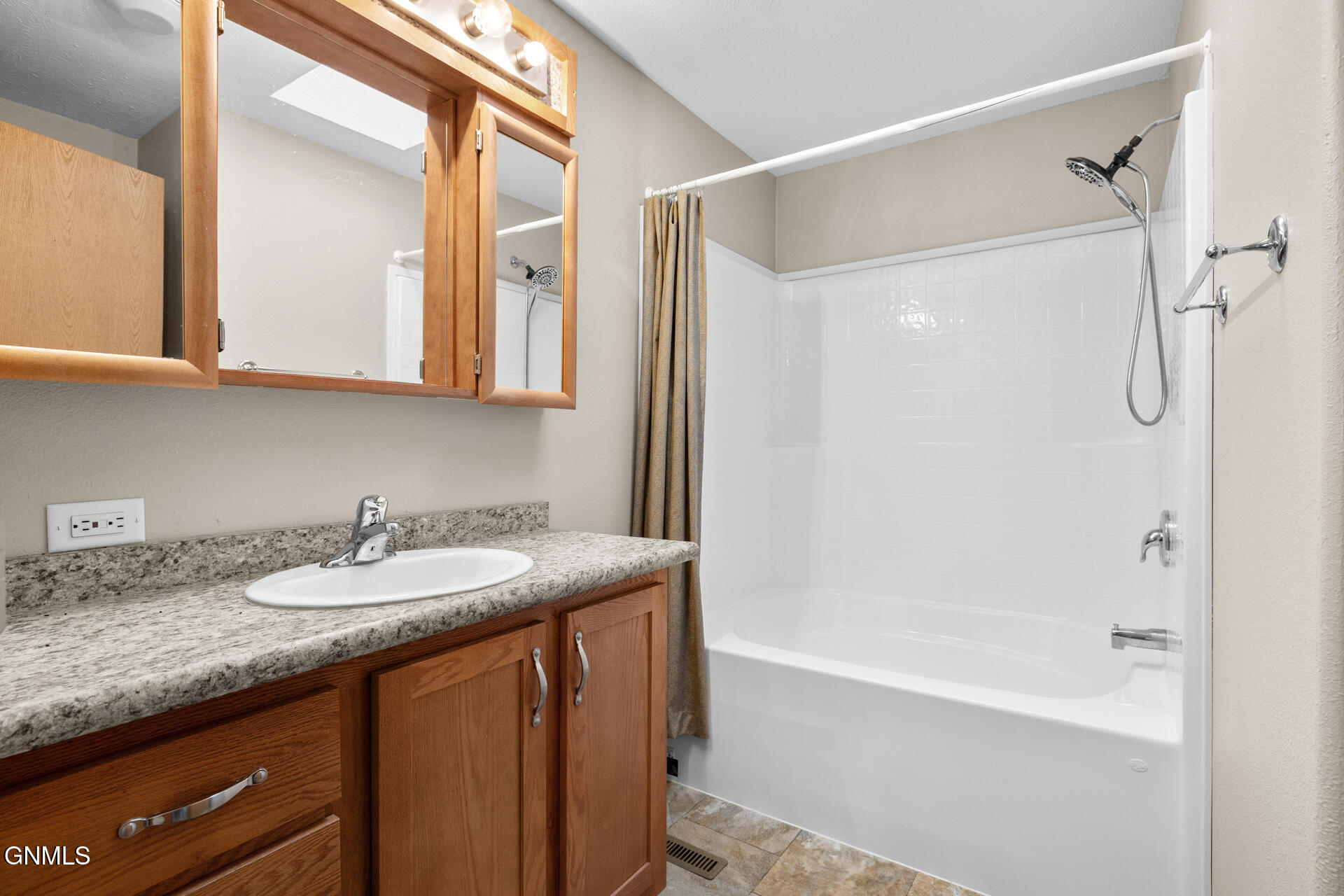 property viewer photo 24