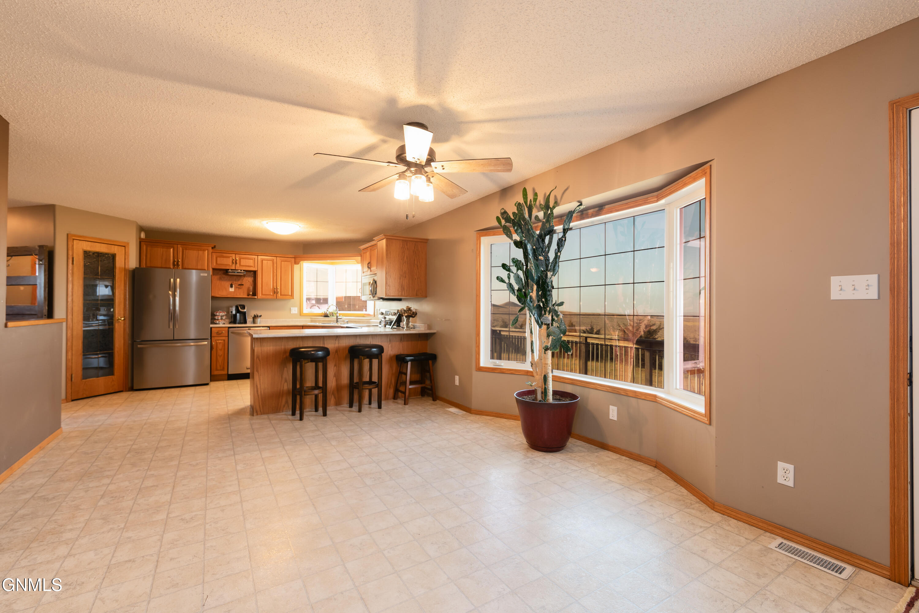 property viewer photo 12