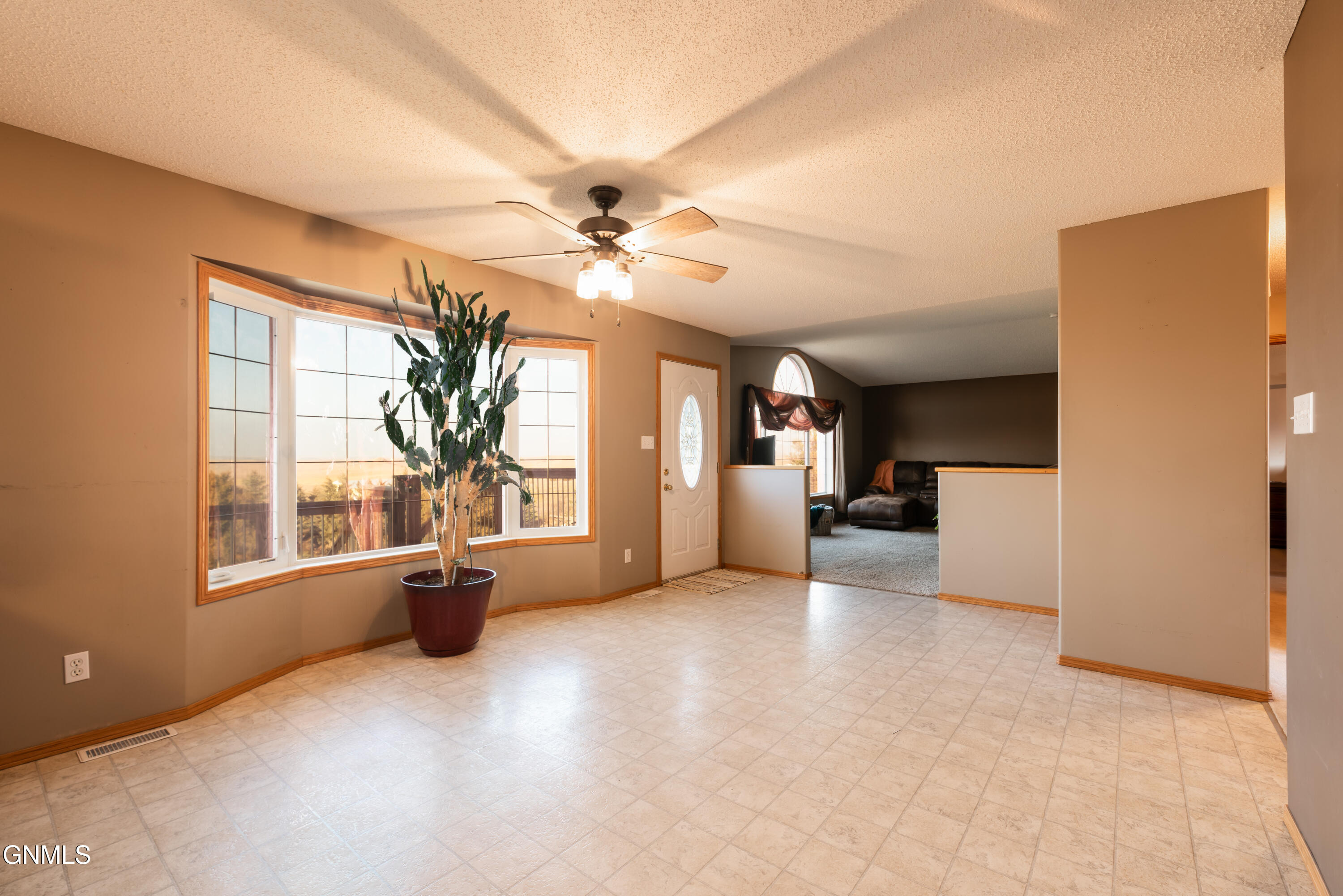 property viewer photo 13