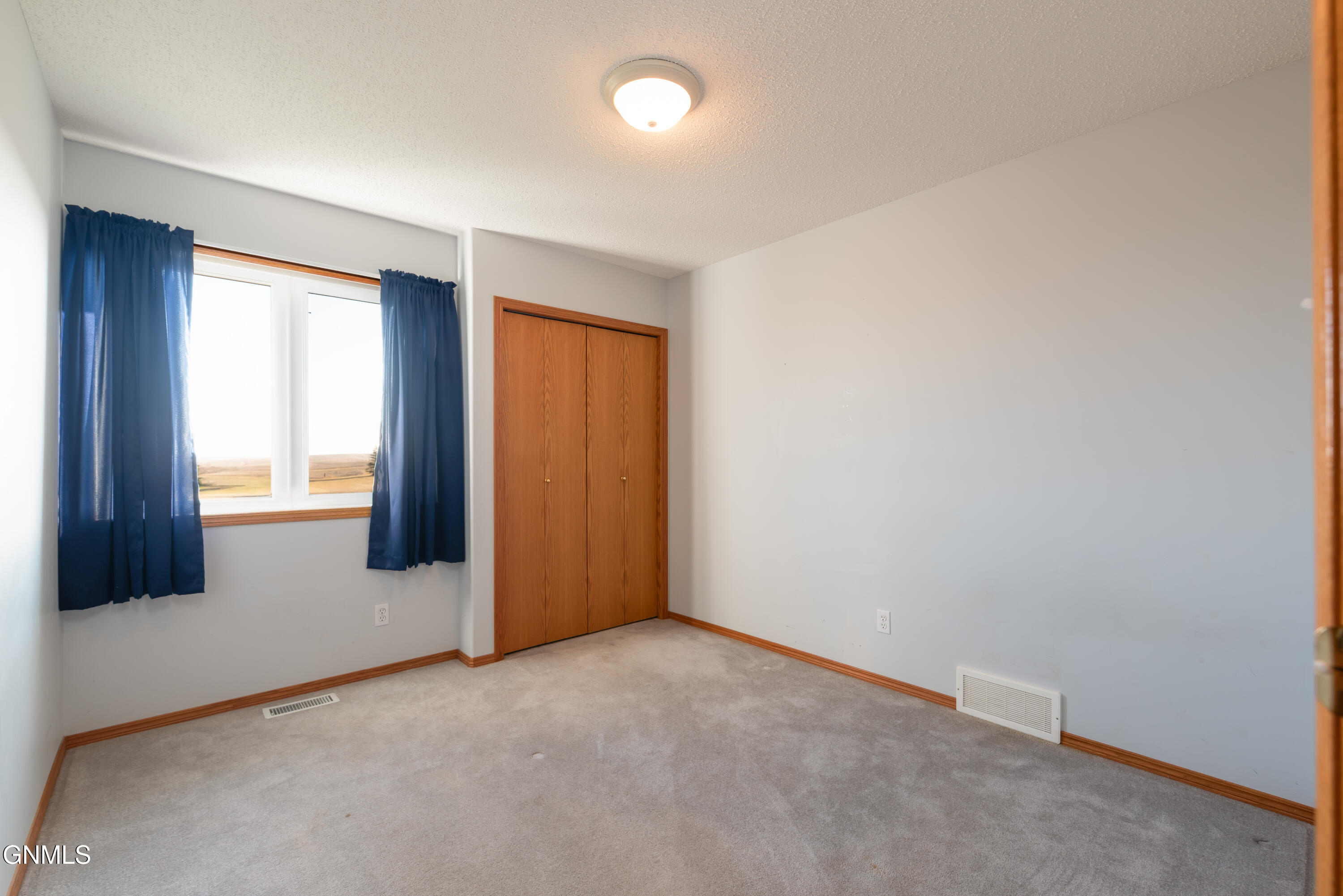 property viewer photo 18
